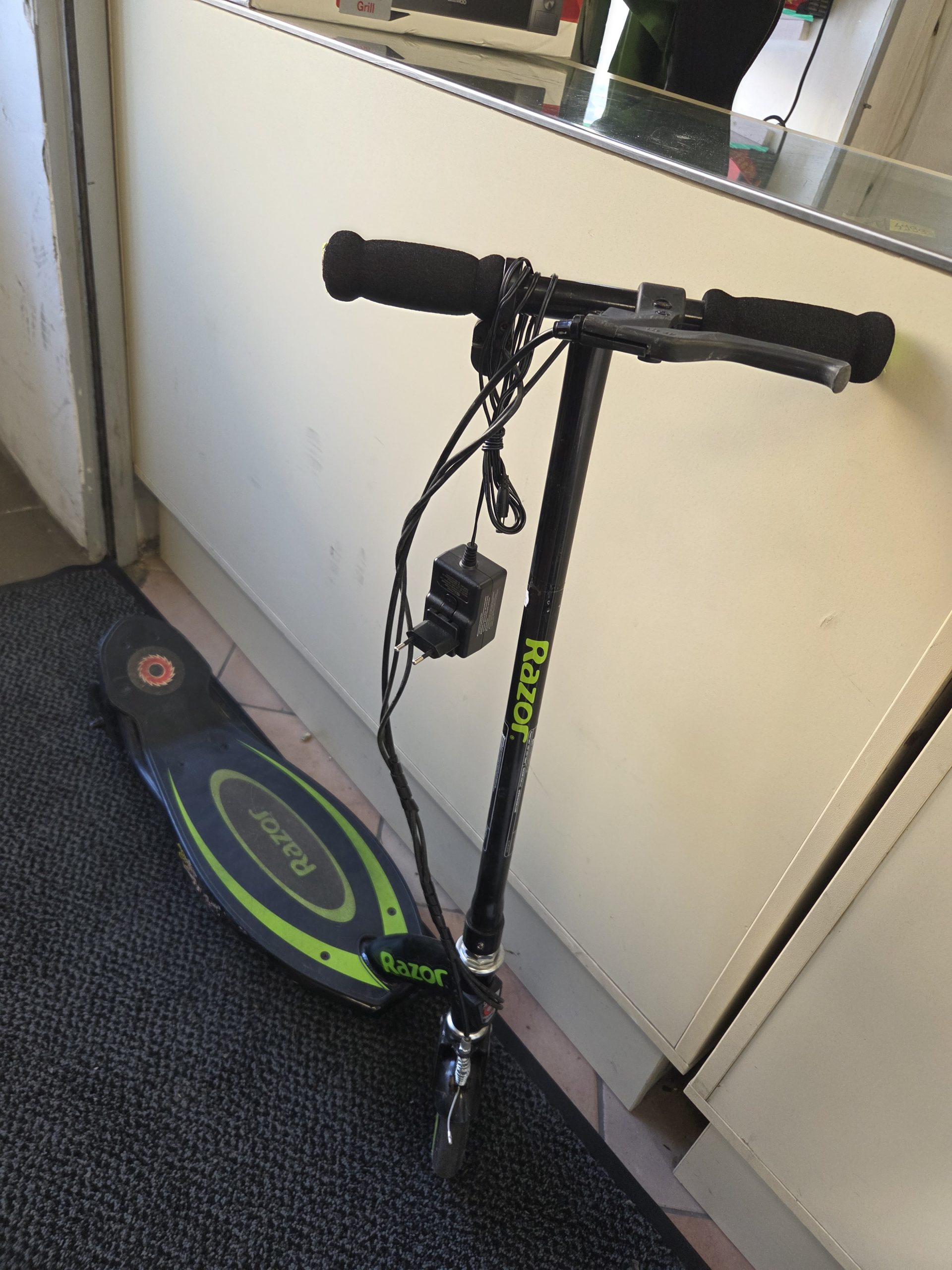 Razor Power Core E90 elektromos roller, kiemelt kép