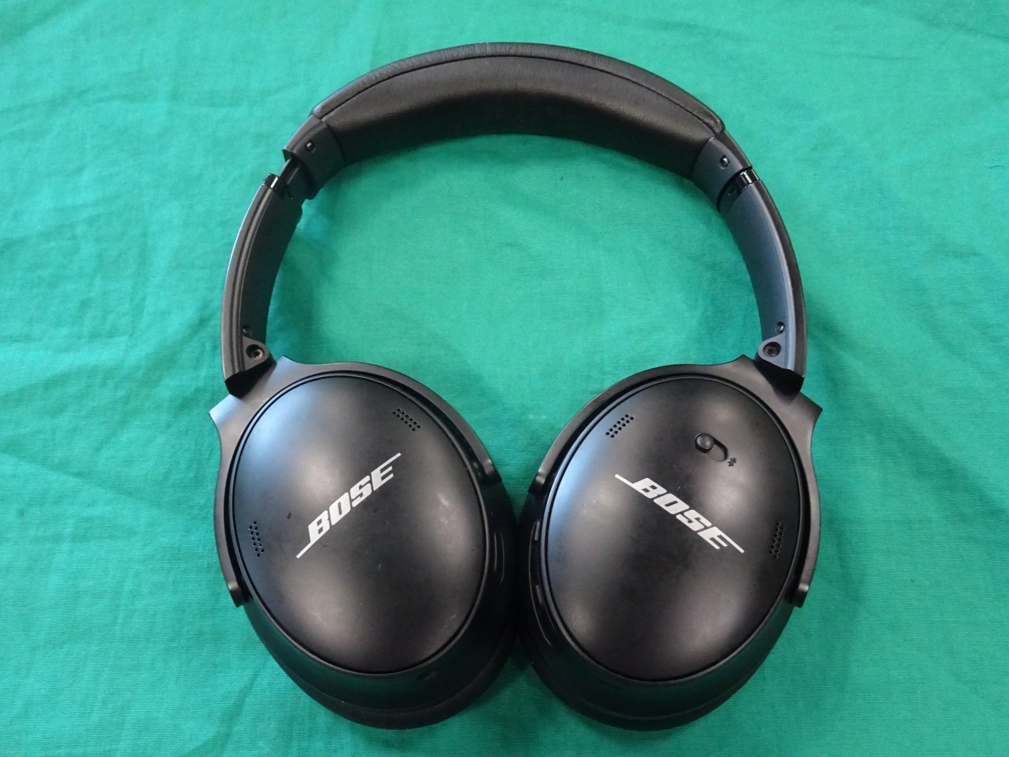 Bose QuietComfort 45 Headphones aktív zajszűrős fejhallgató, fekete, kiemelt kép