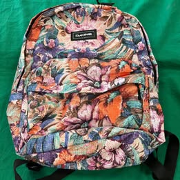 Új Dakine virágos hátizsák, kiemelt kép