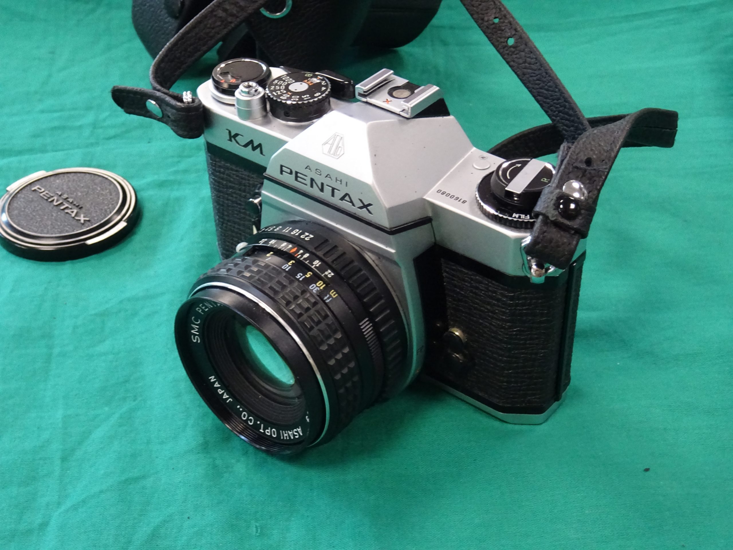 Pentax KM filmes fényképezőgép +SMC1.8 55mm objektív, kiemelt kép