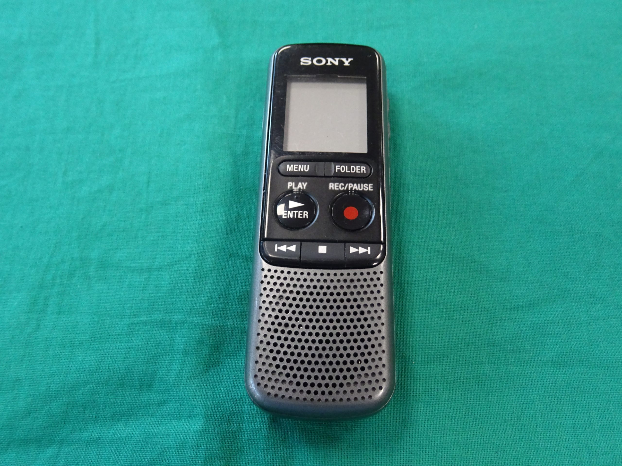 Sony ICD-PX240 digitális diktafon, kiemelt kép