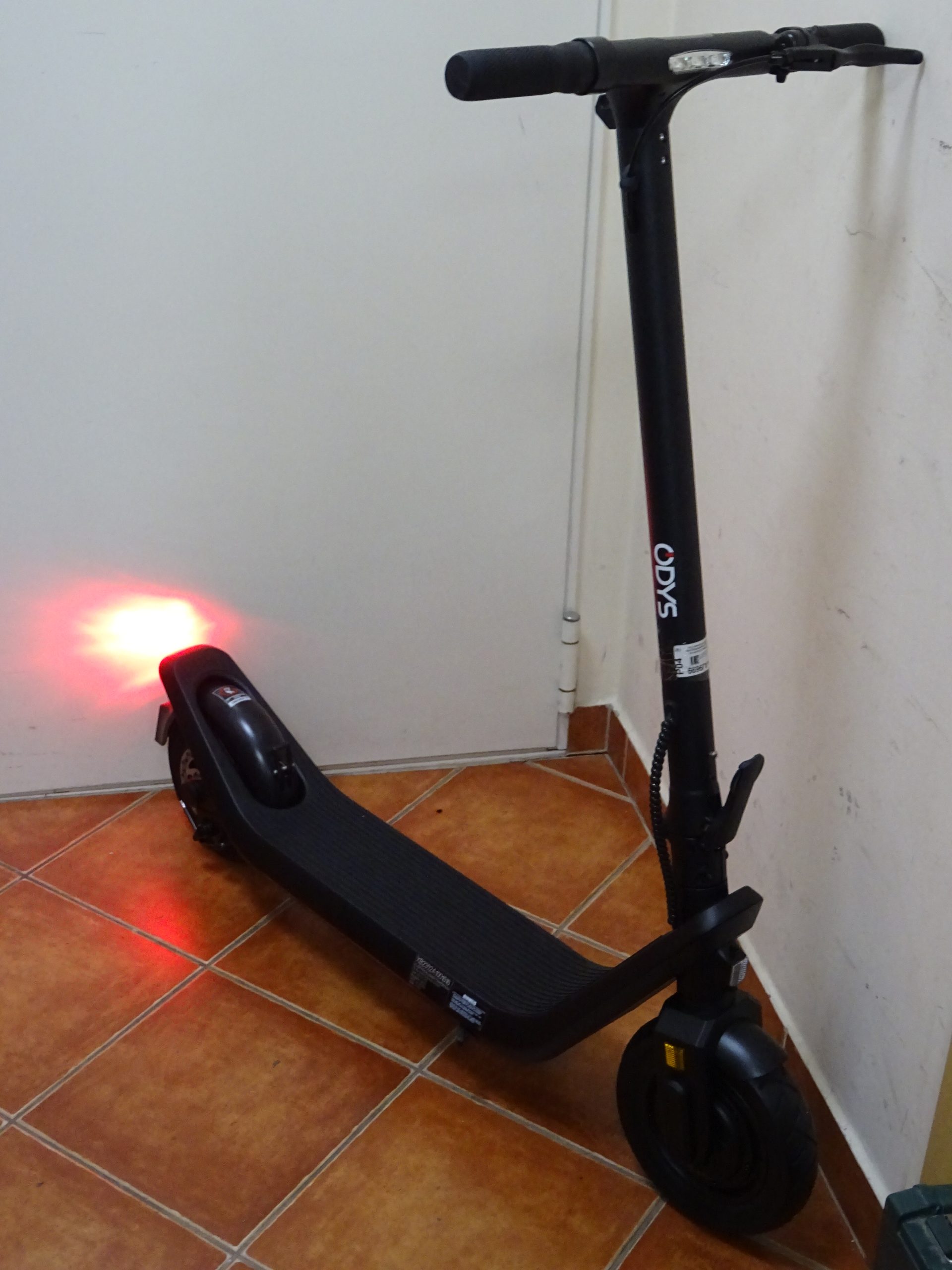 ODYS ZETA i10 E-roller Fekete elektromos roller, kiemelt kép