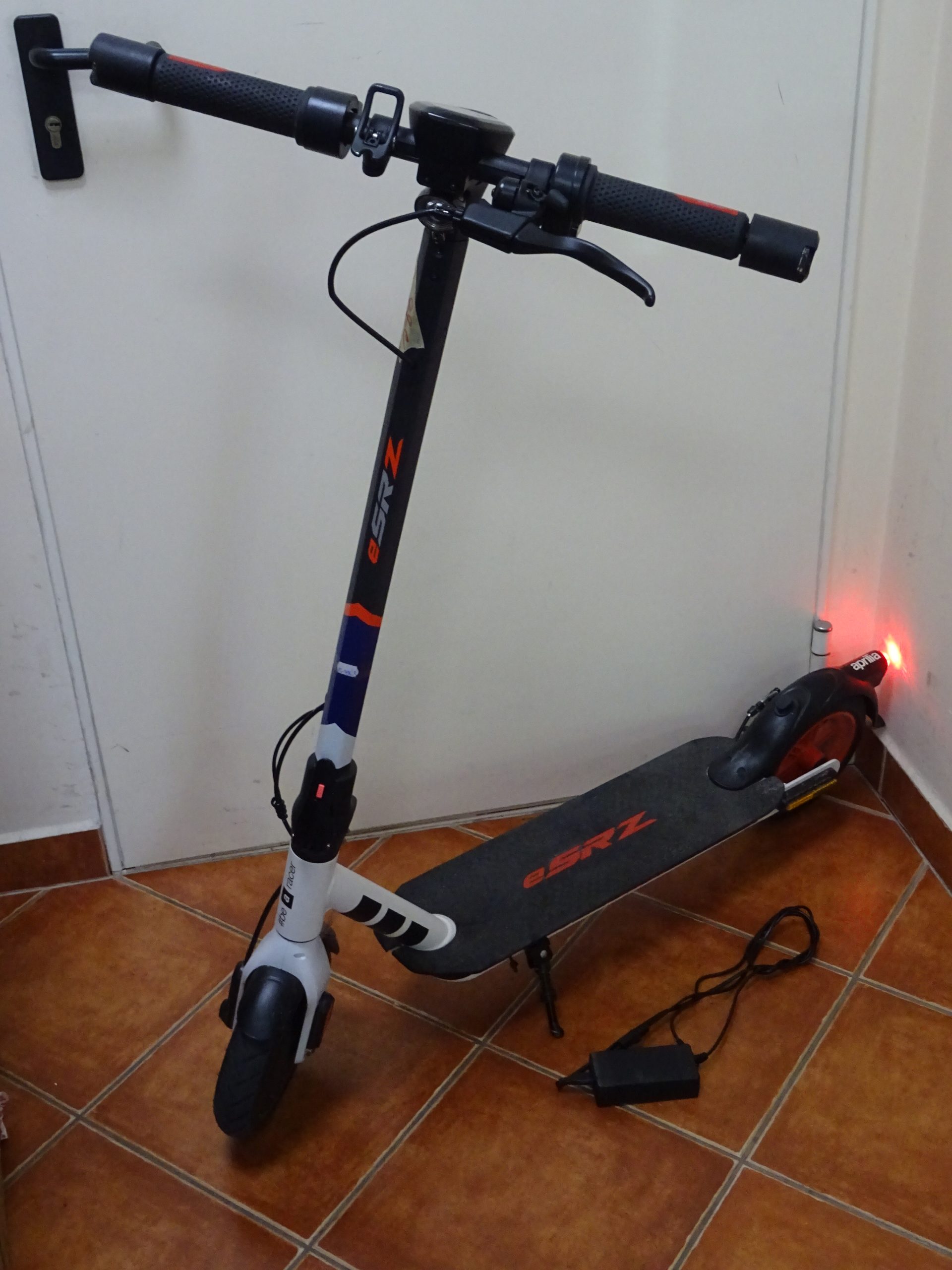 Aprilia eSRZ Elektromos roller, kiemelt kép