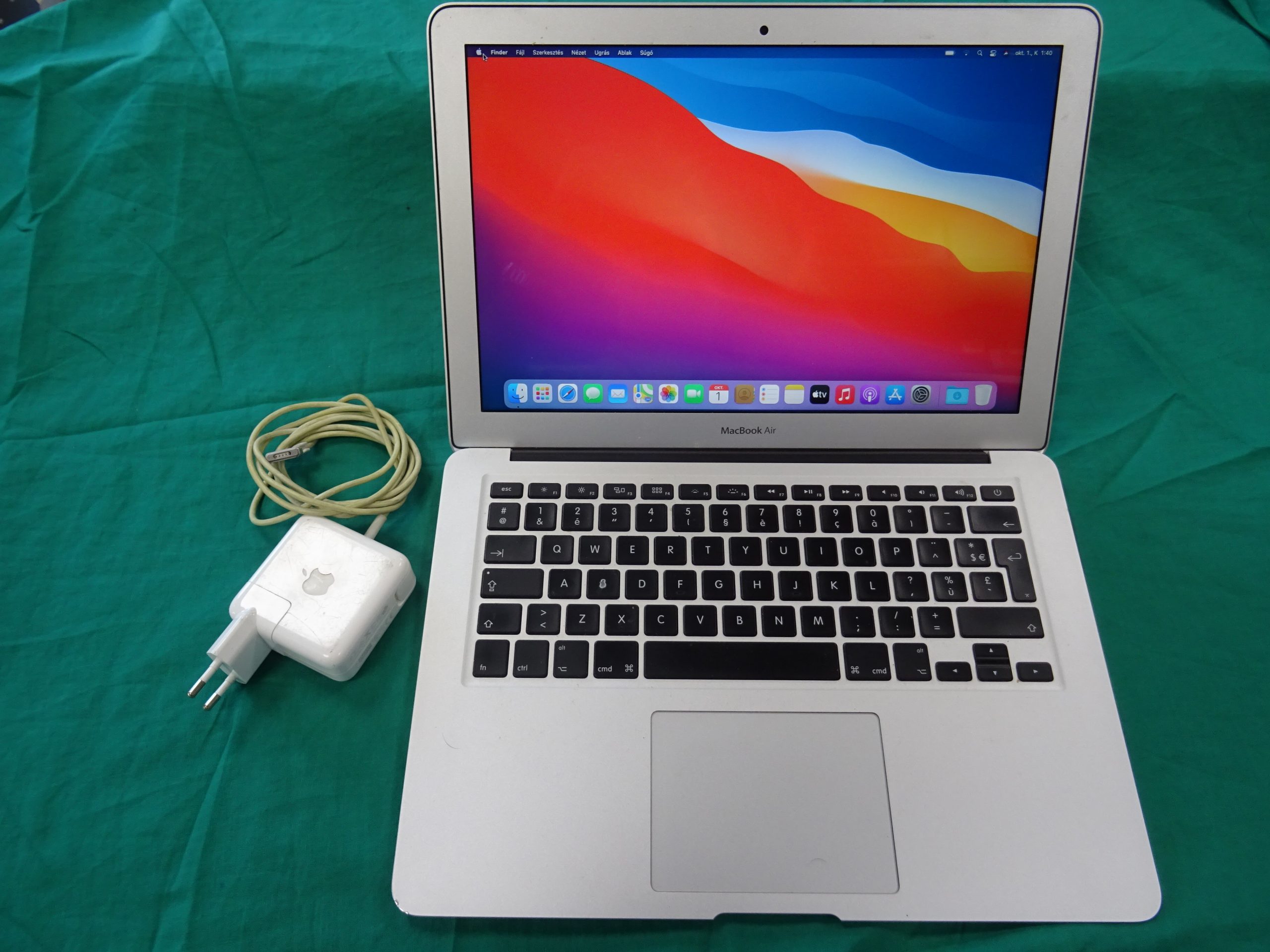 Macbook Air A1466  i7.  8/256Gb Laptop, kiemelt kép