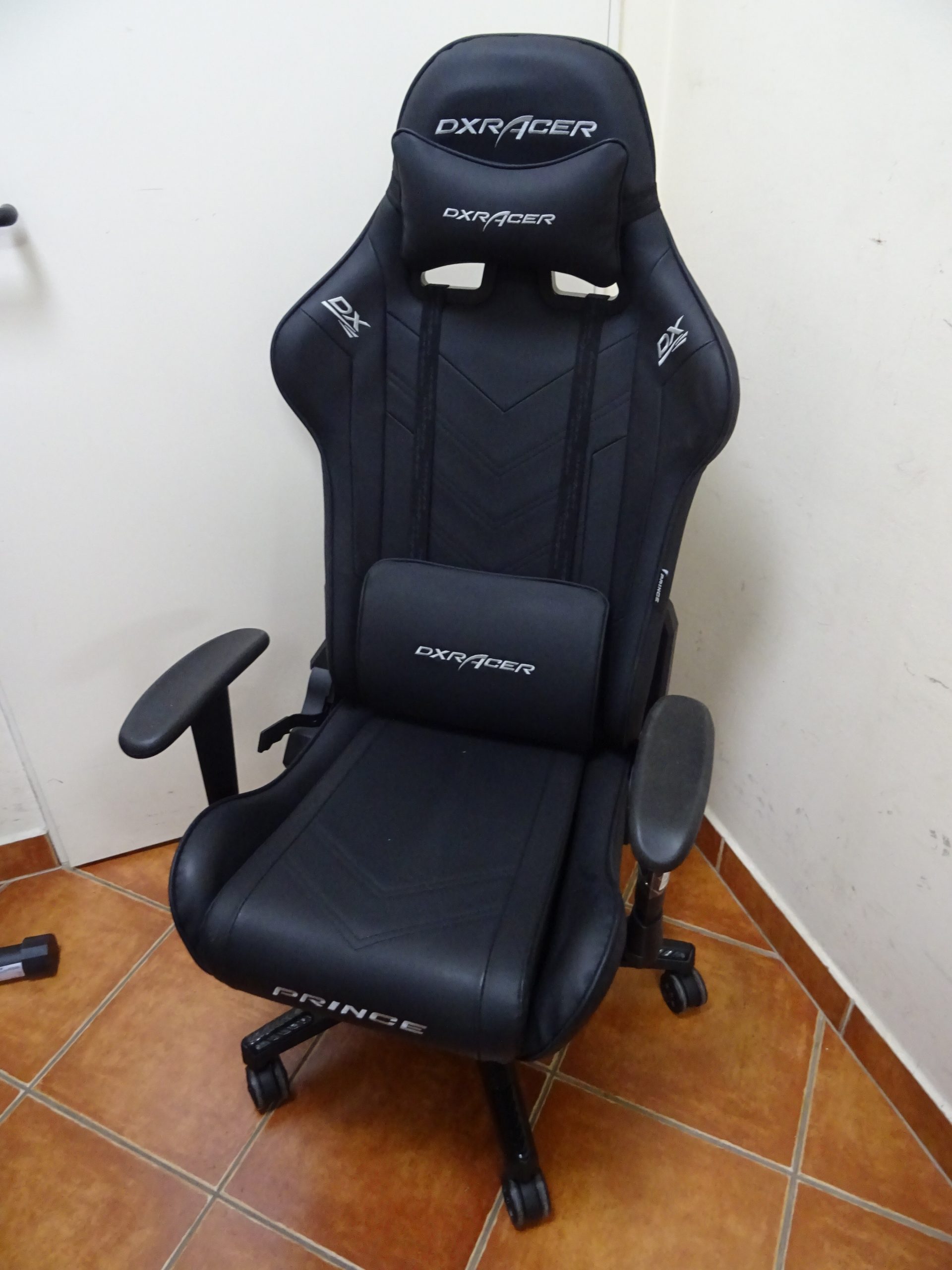 Új DXRACER  fekete gamer szék, kiemelt kép