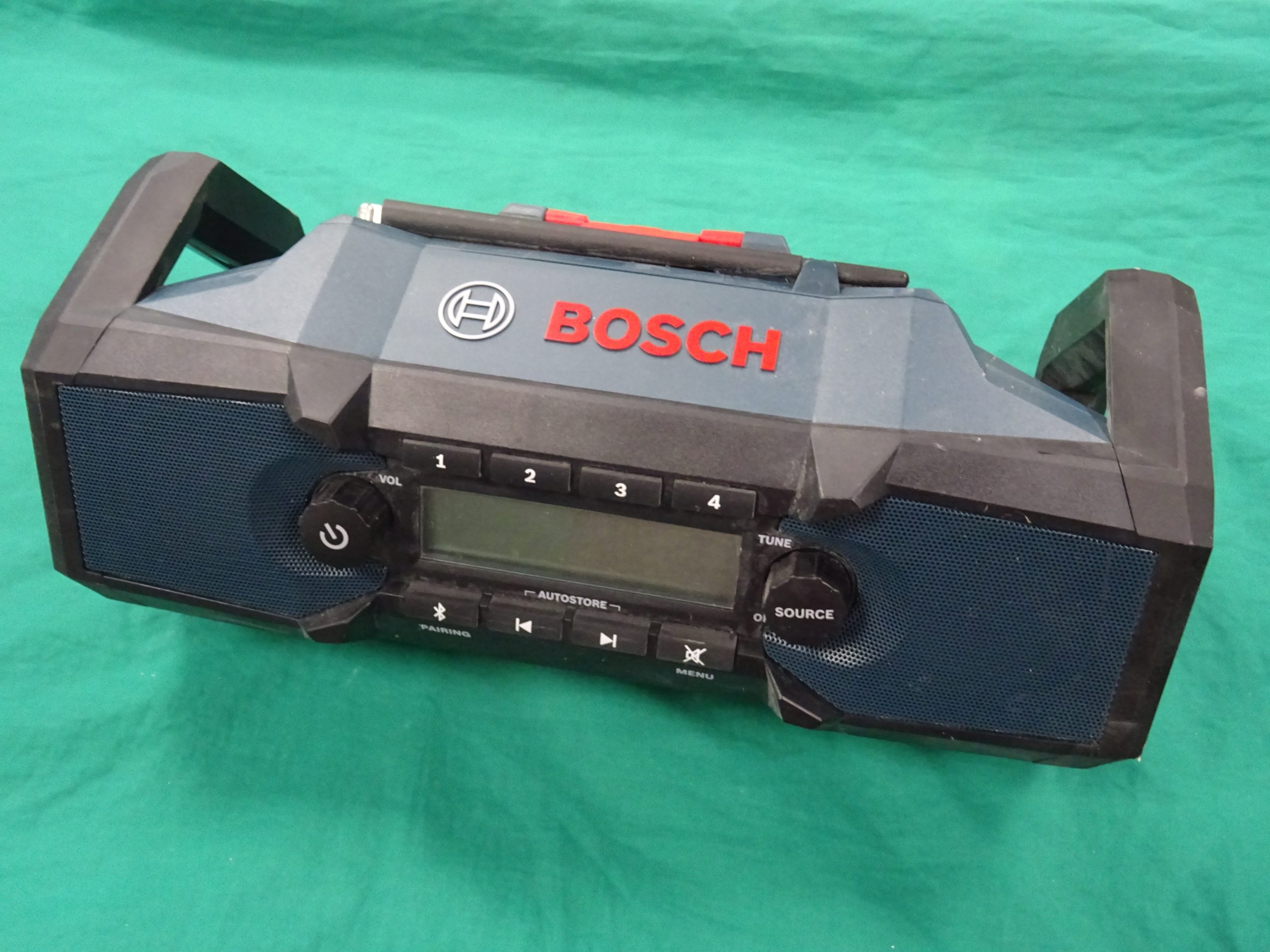 Bosch GPB-18v-2 C Rádió 2.0Ah akkumulátorral, kiemelt kép