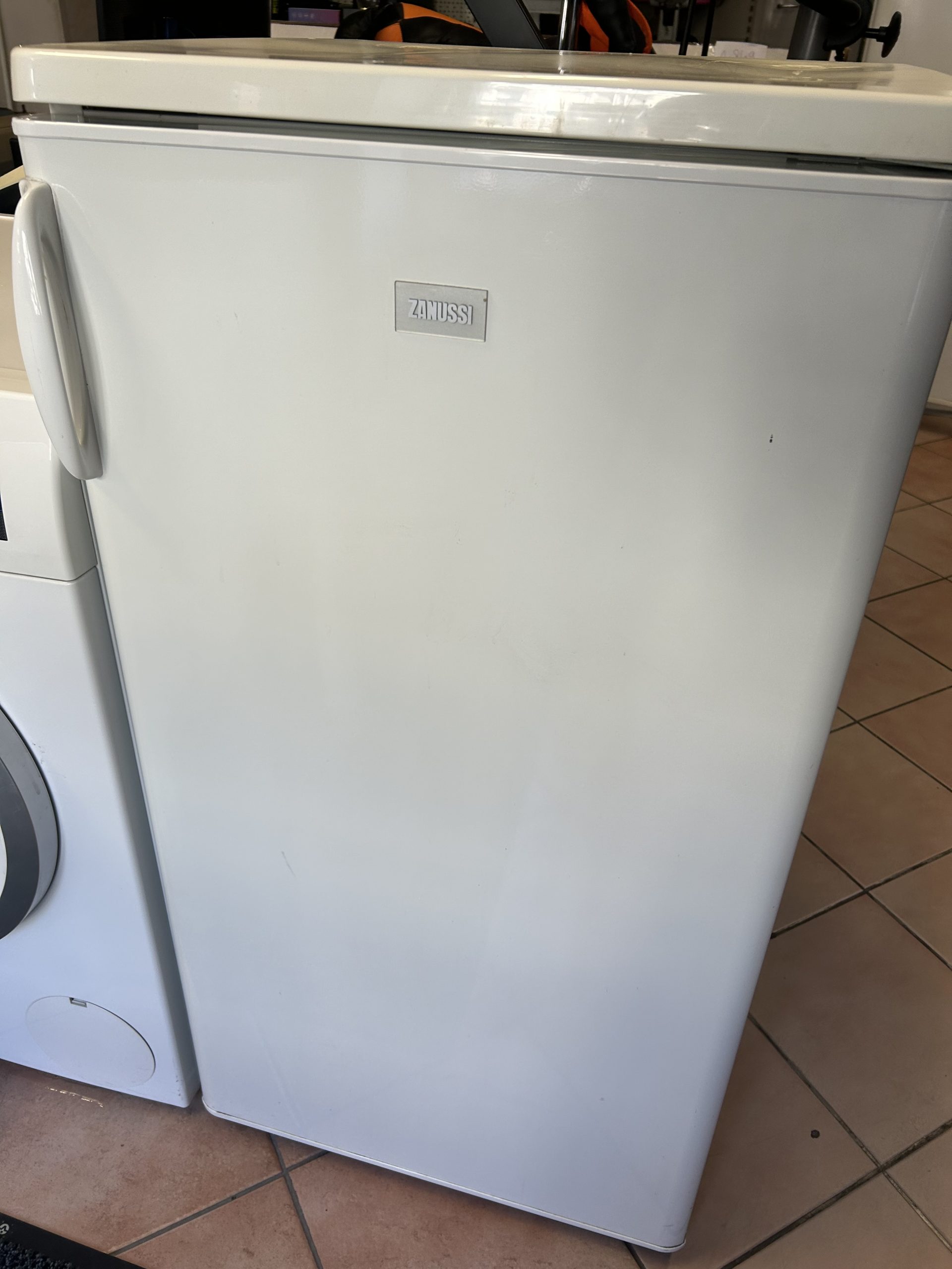 Zanussi ZRA319SW Hűtőszekrény, hűtőgép, kiemelt kép