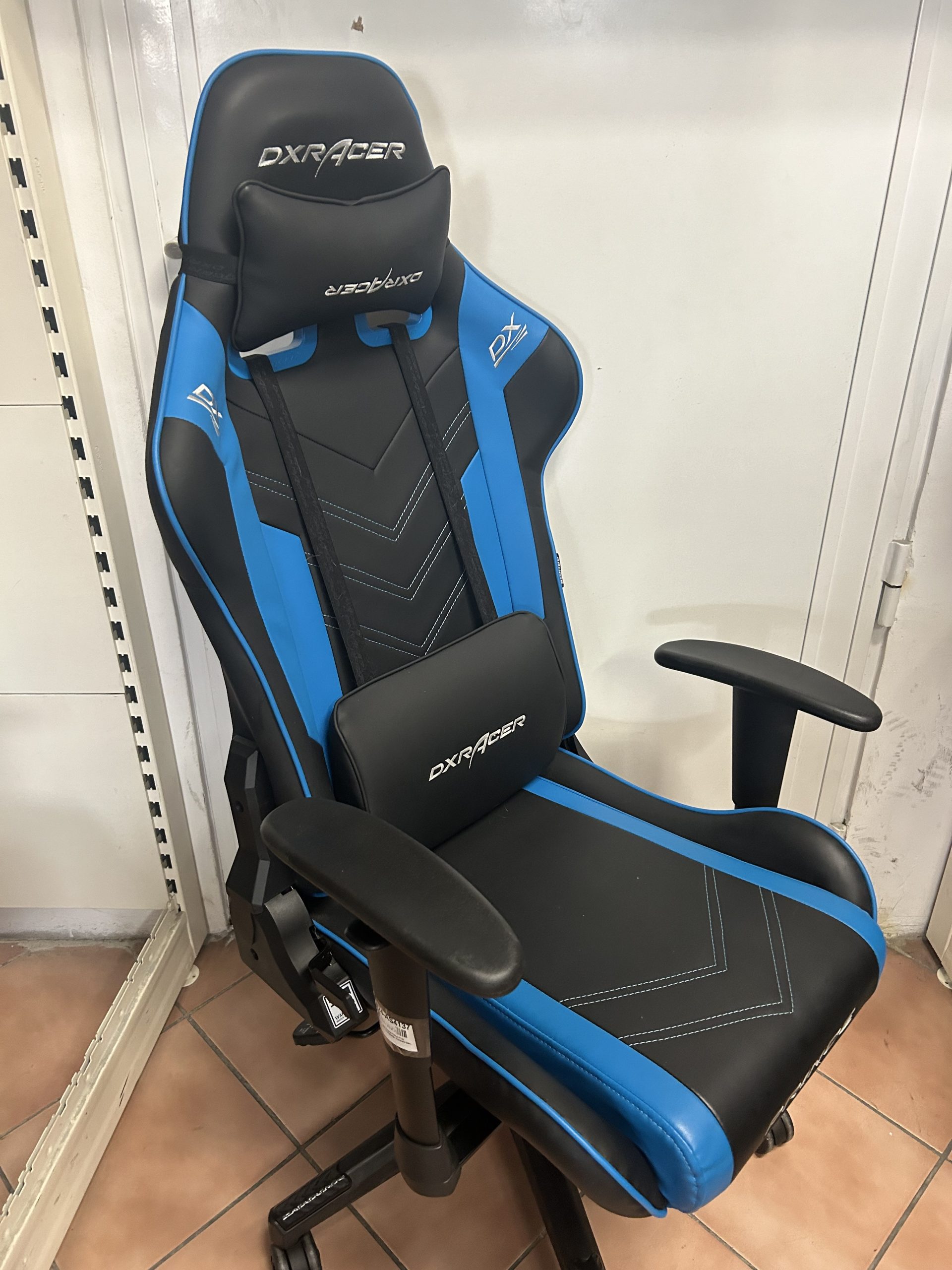 DXRACER Prince Series L kék fekete gamer szék, kiemelt kép