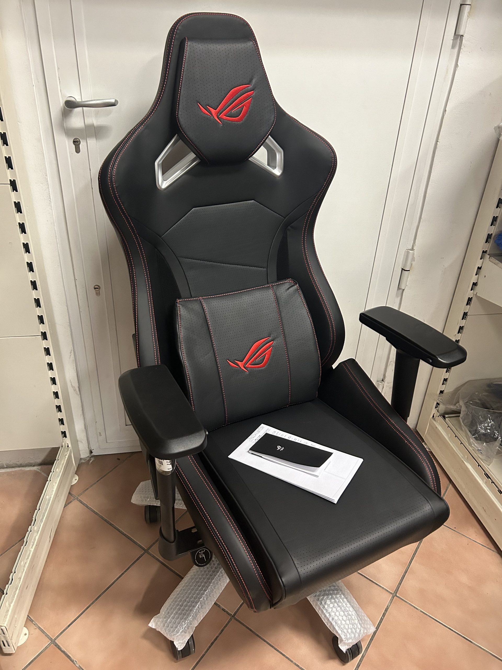 Új ASUS ROG Chariot SL300 gamer szék, kiemelt kép