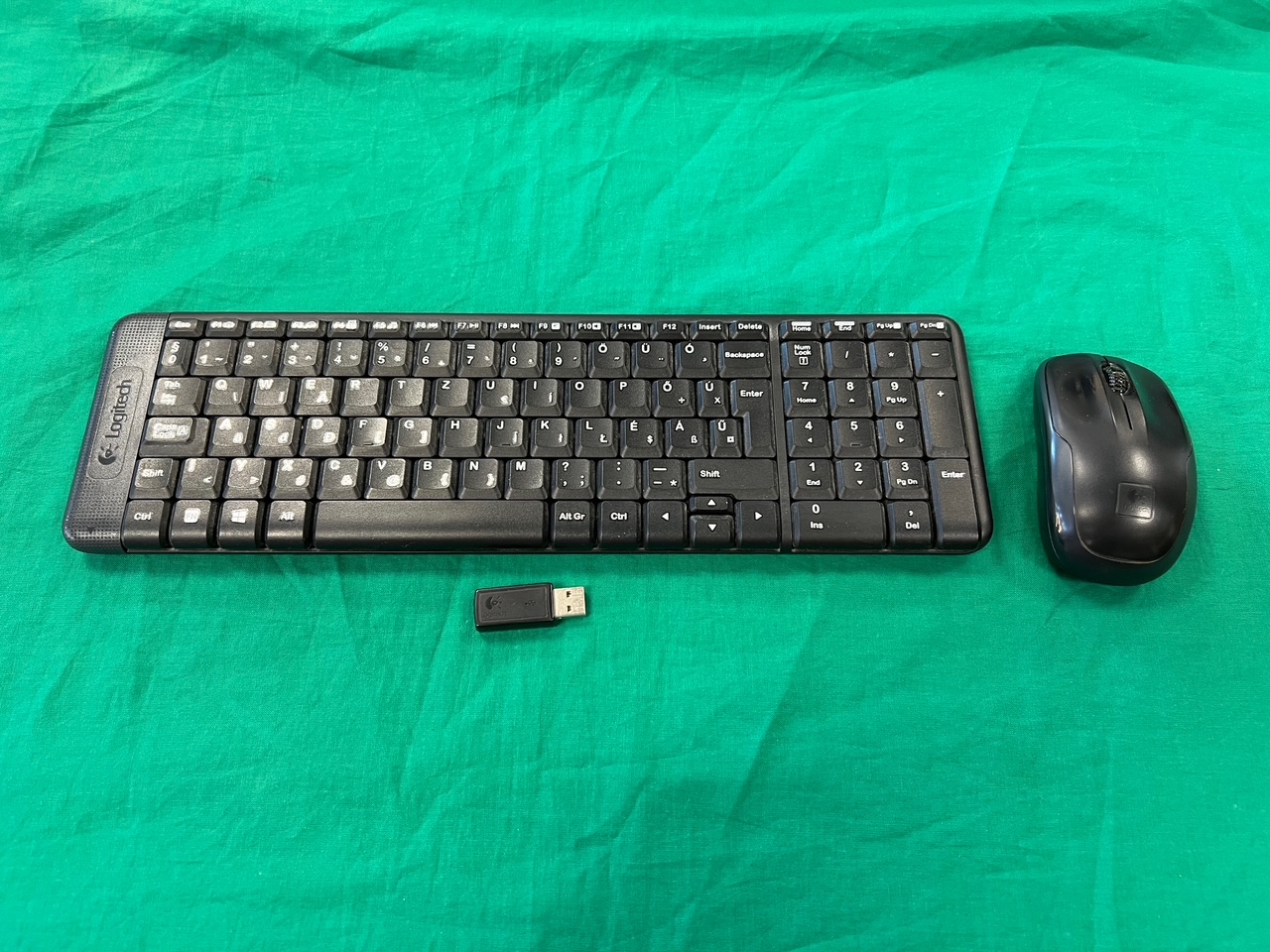 Logitech MK220 Vezeték Nélküli MAGYAR Billentyűzet + Egér, kiemelt kép