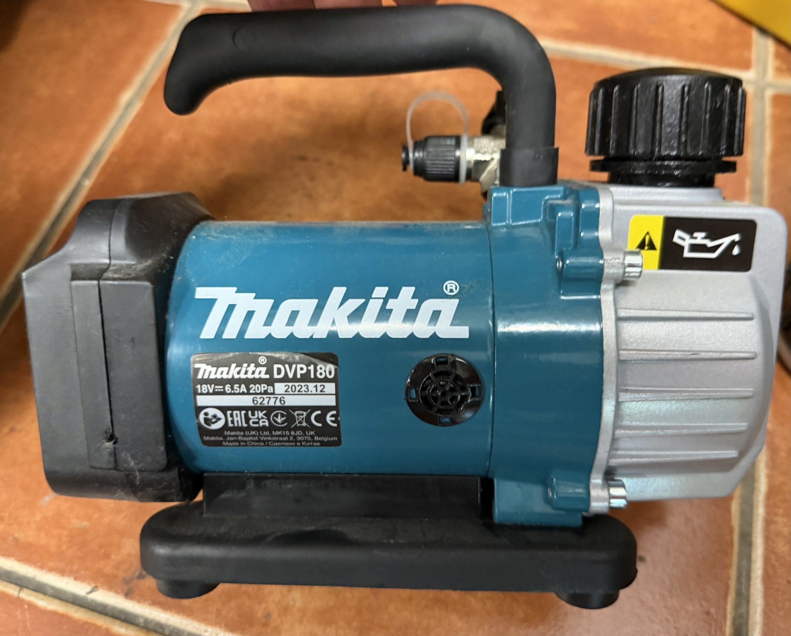 Makita DVP180Z szivattyú (akku és töltő nélkül), kiemelt kép