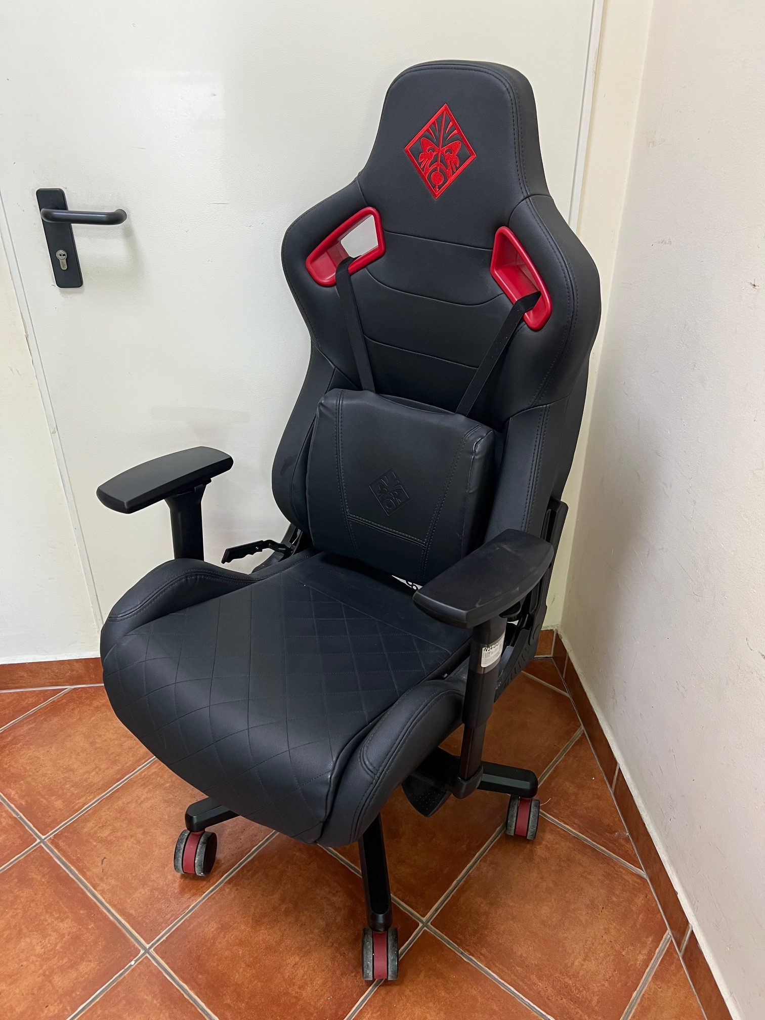Gamer szék HP OMEN Citadel (6KY97AA), kiemelt kép