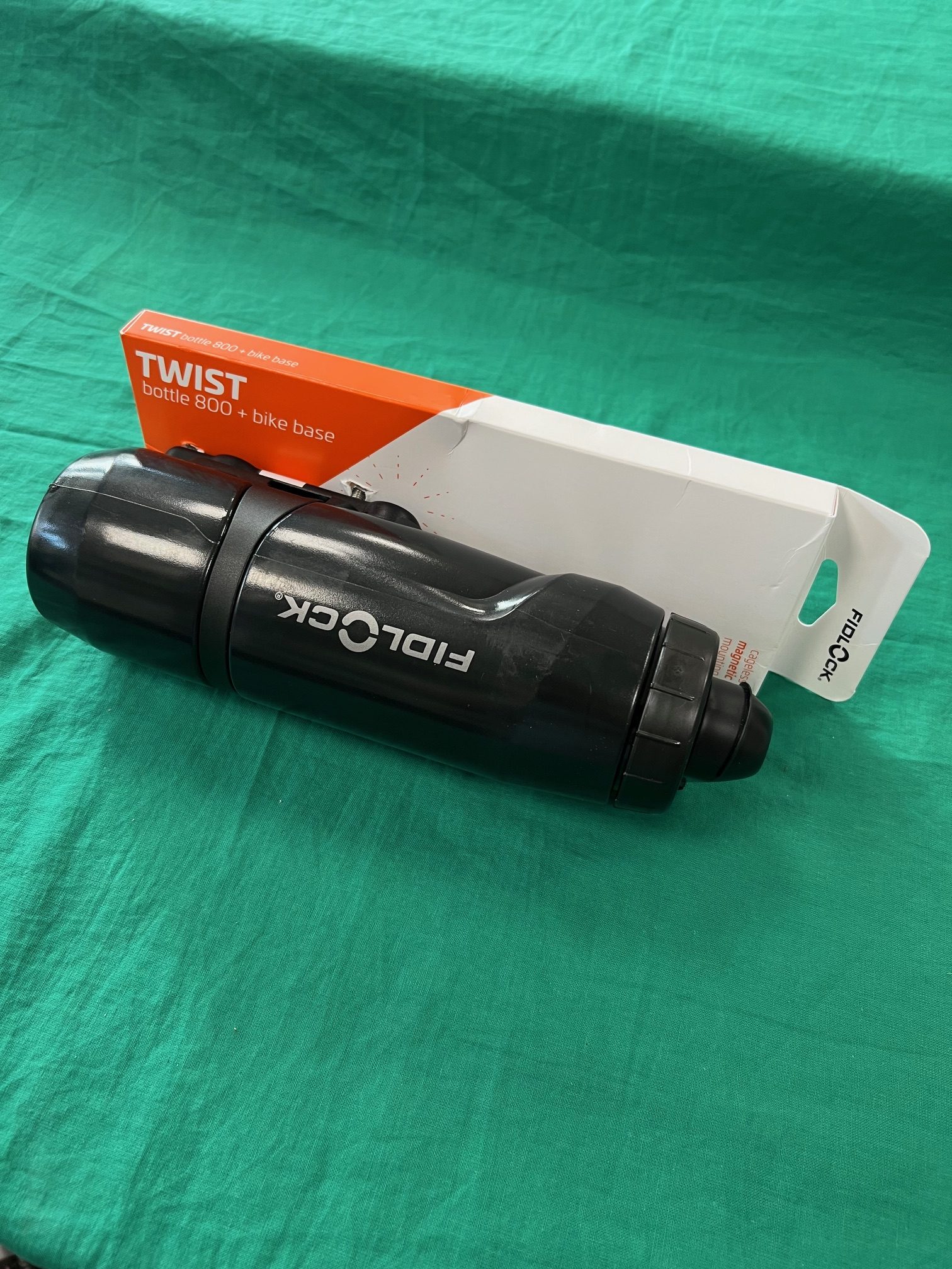 Új kulacs Fidlock TWIST 800 ml + mágneses-csavaros kulacstartó vázra, kiemelt kép