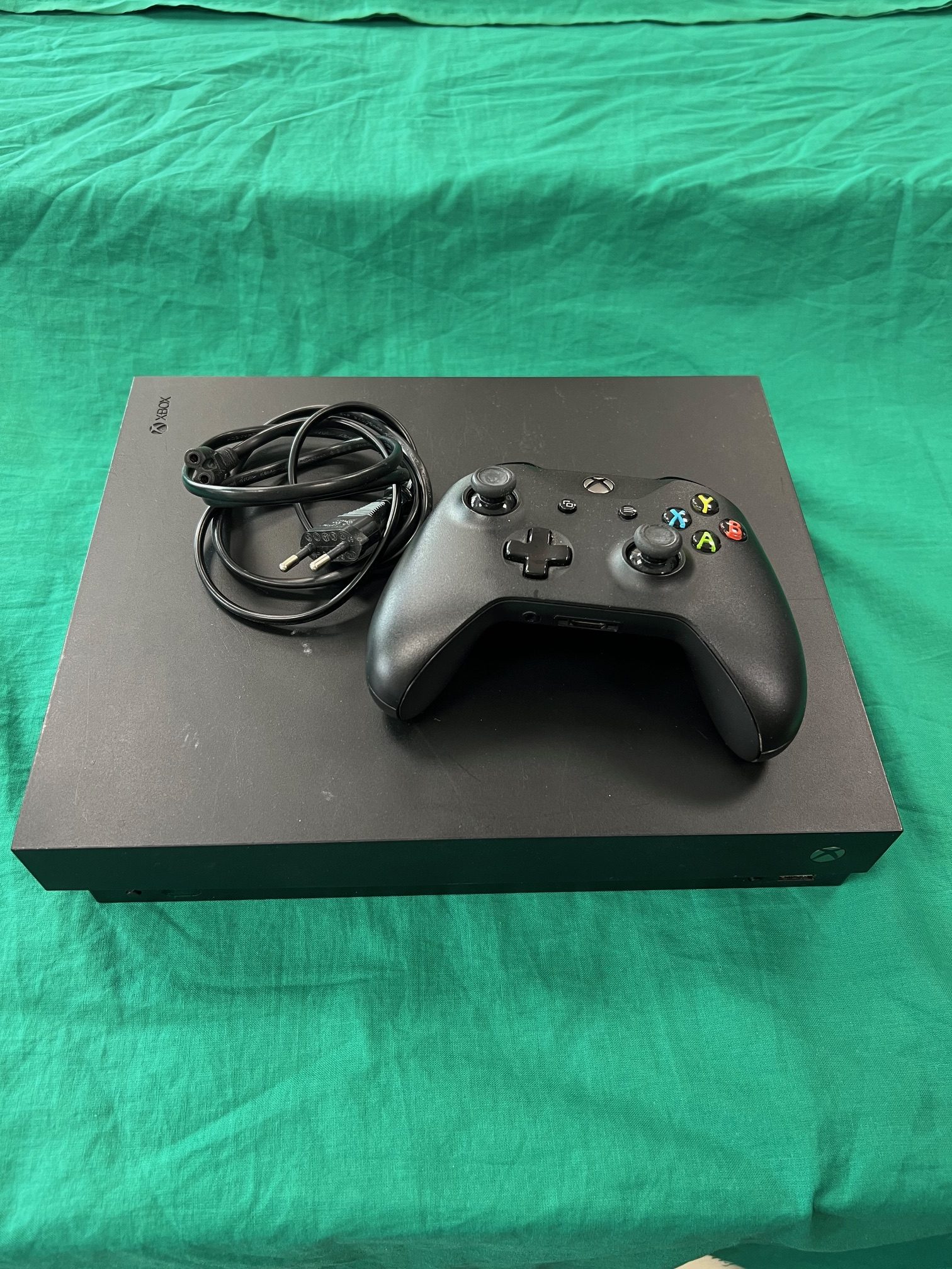 Xbox one X konzol 1Tb, kiemelt kép