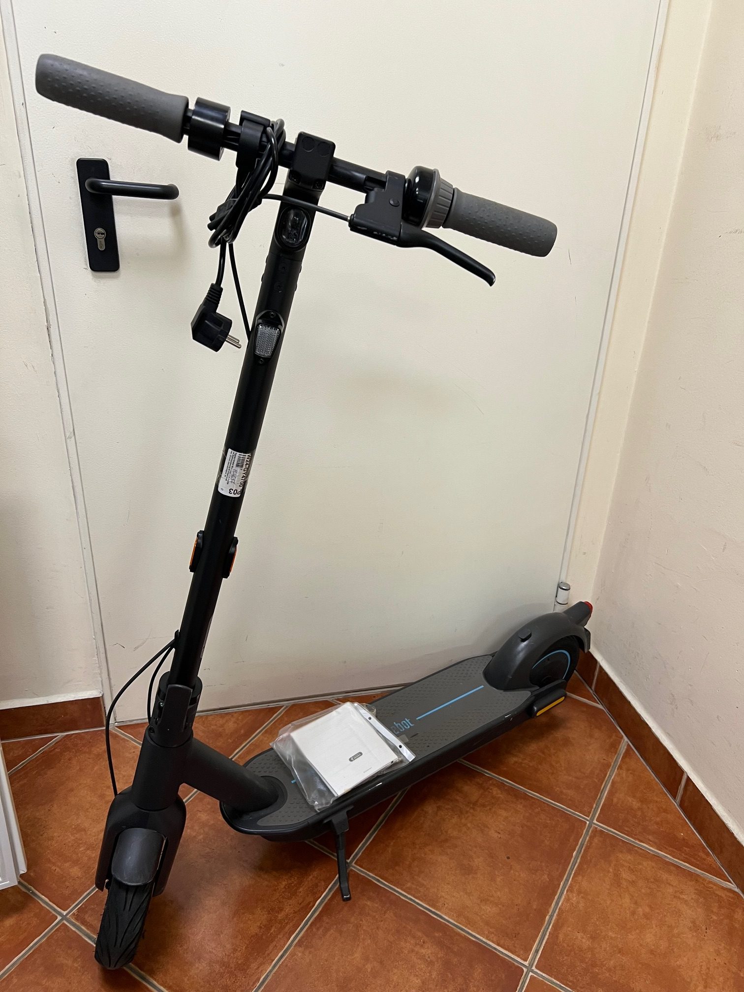 Ninebot MAX G30D II 350W elektromos roller, kiemelt kép