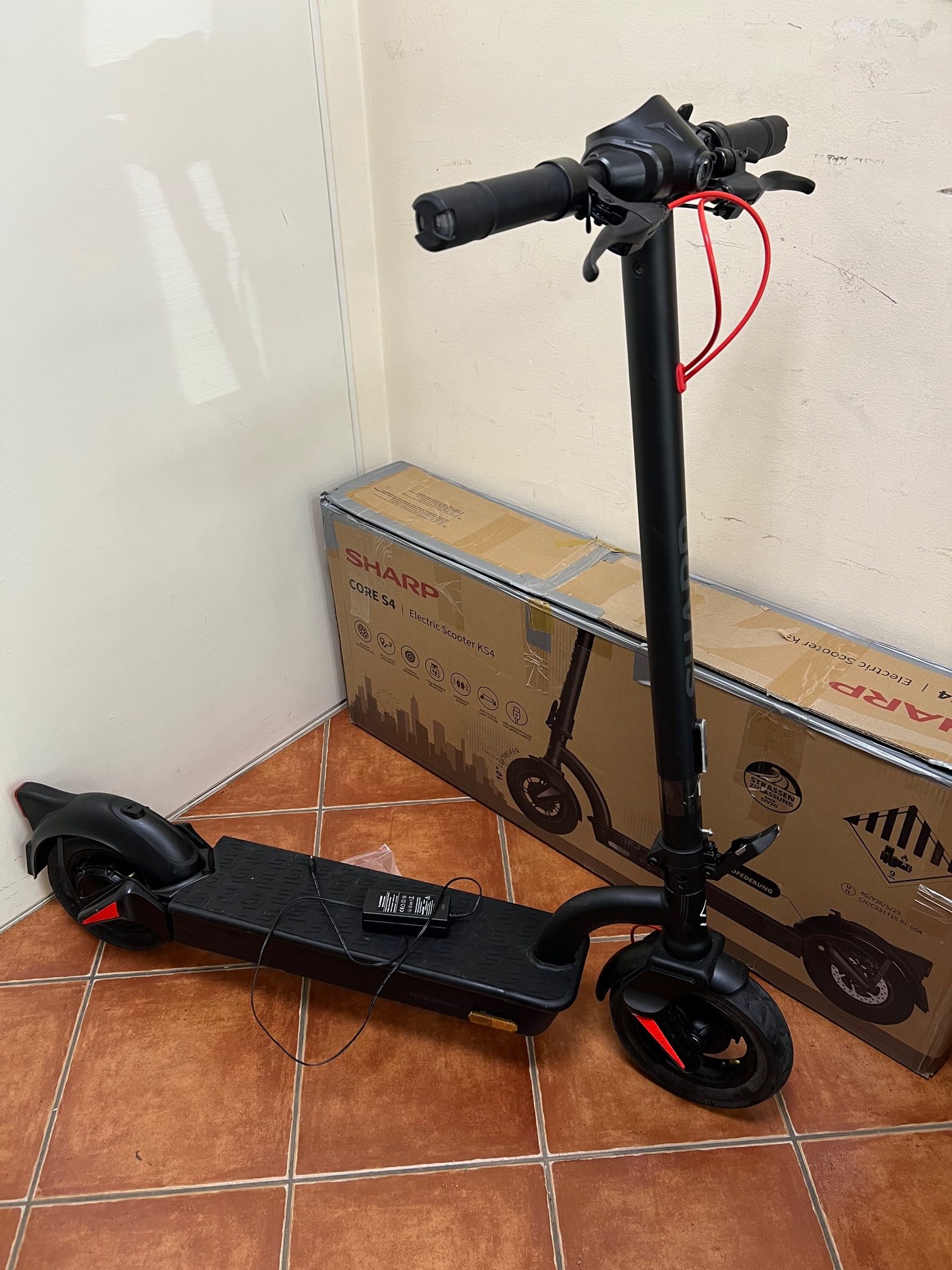 Új! Sharp Core S4 elektromos roller, kiemelt kép