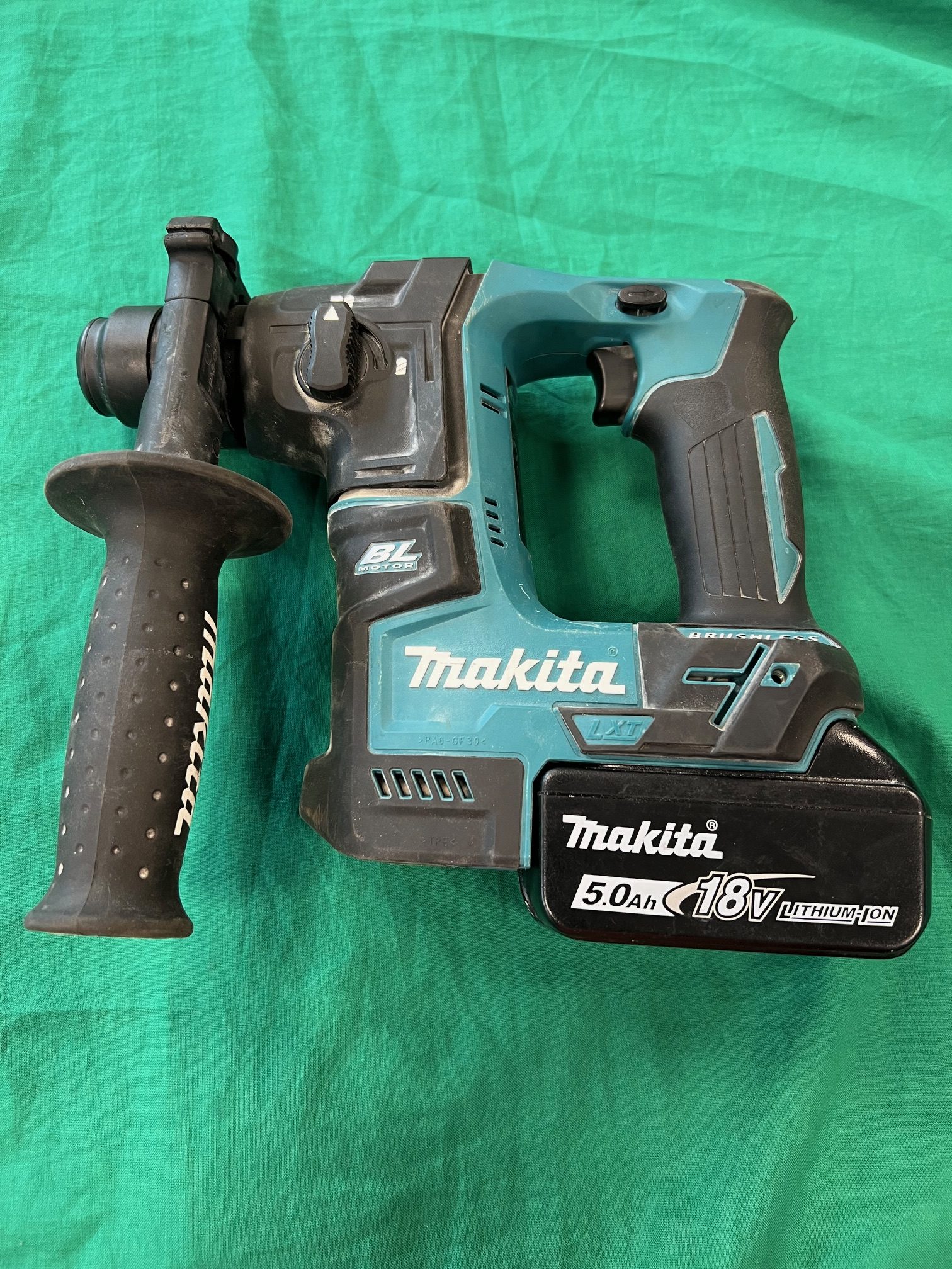Makita DHR171 fúrókalapács, kiemelt kép