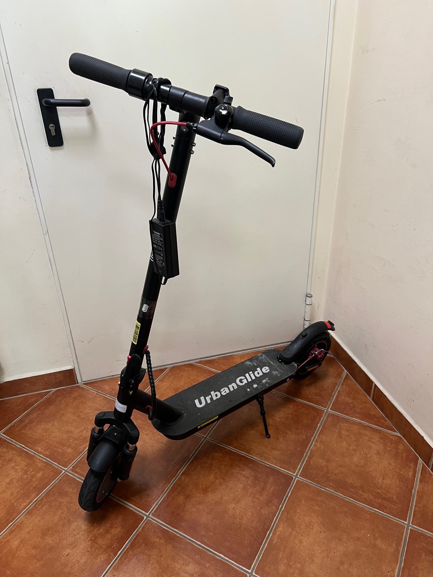 Urban Glide 100 elektromos roller 25 km/h, kiemelt kép