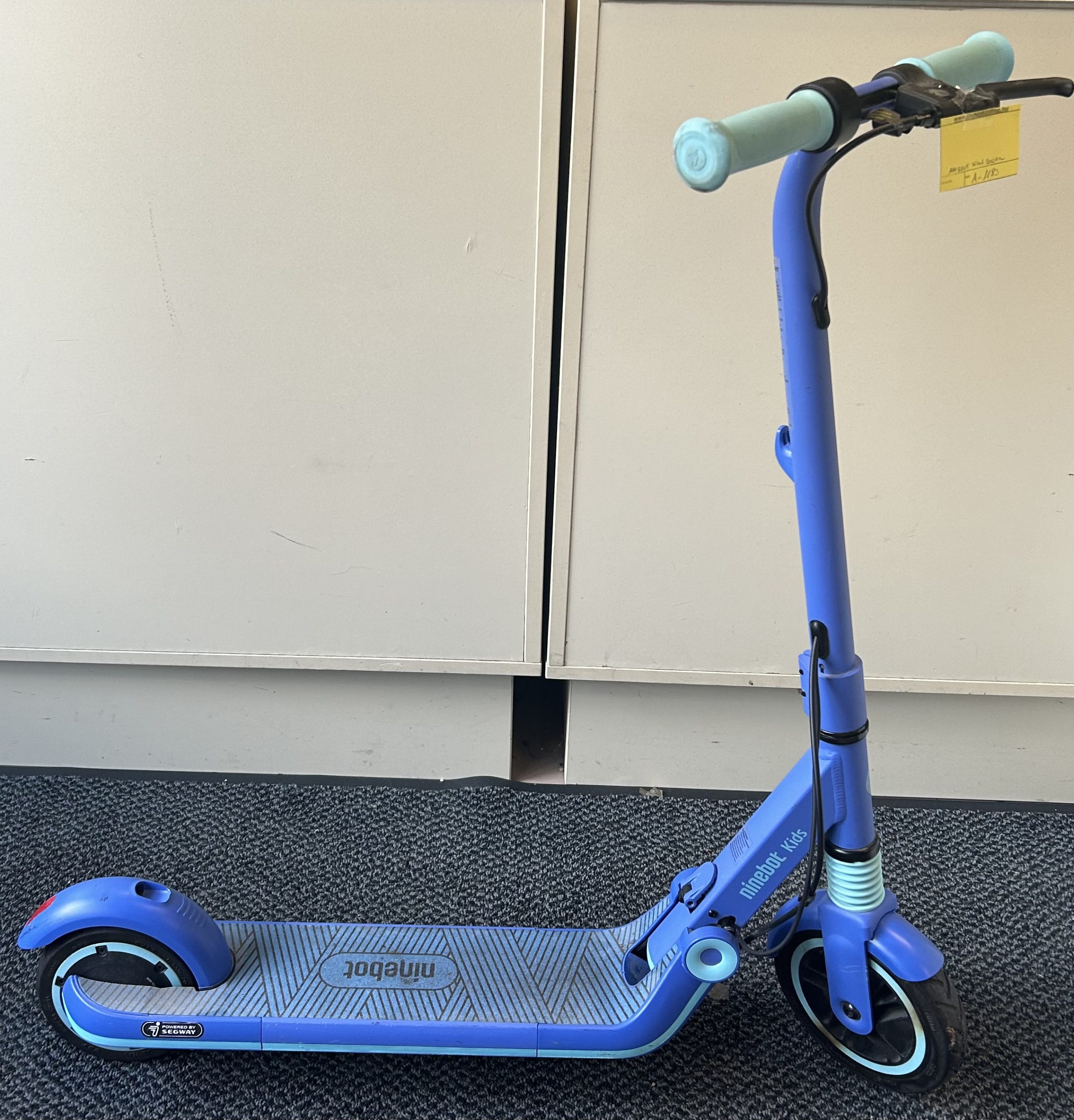 Segway Ninebot E8 elektromos roller, kiemelt kép