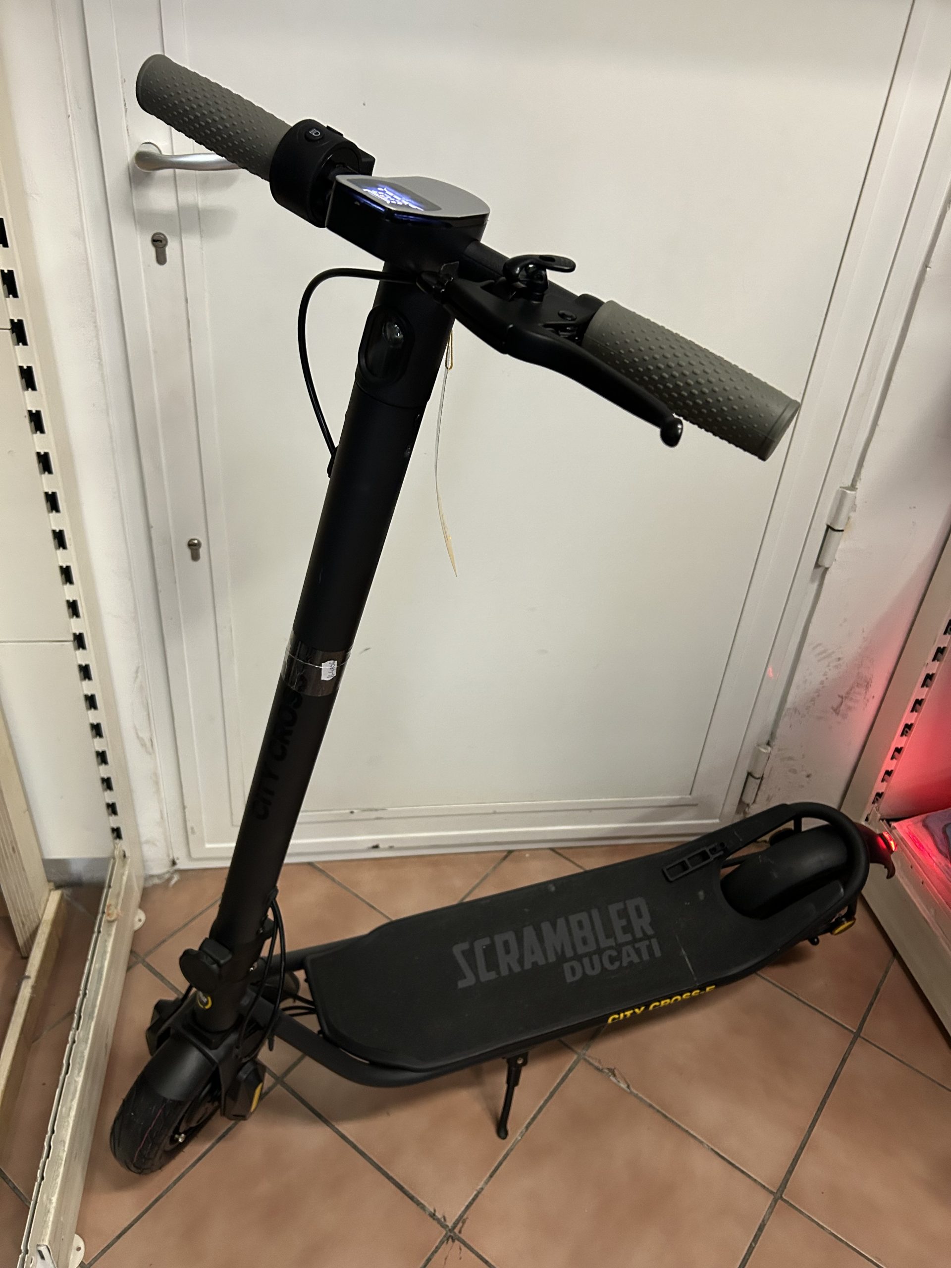 Ducati Scrambler City Cross-E elektromos roller, kiemelt kép