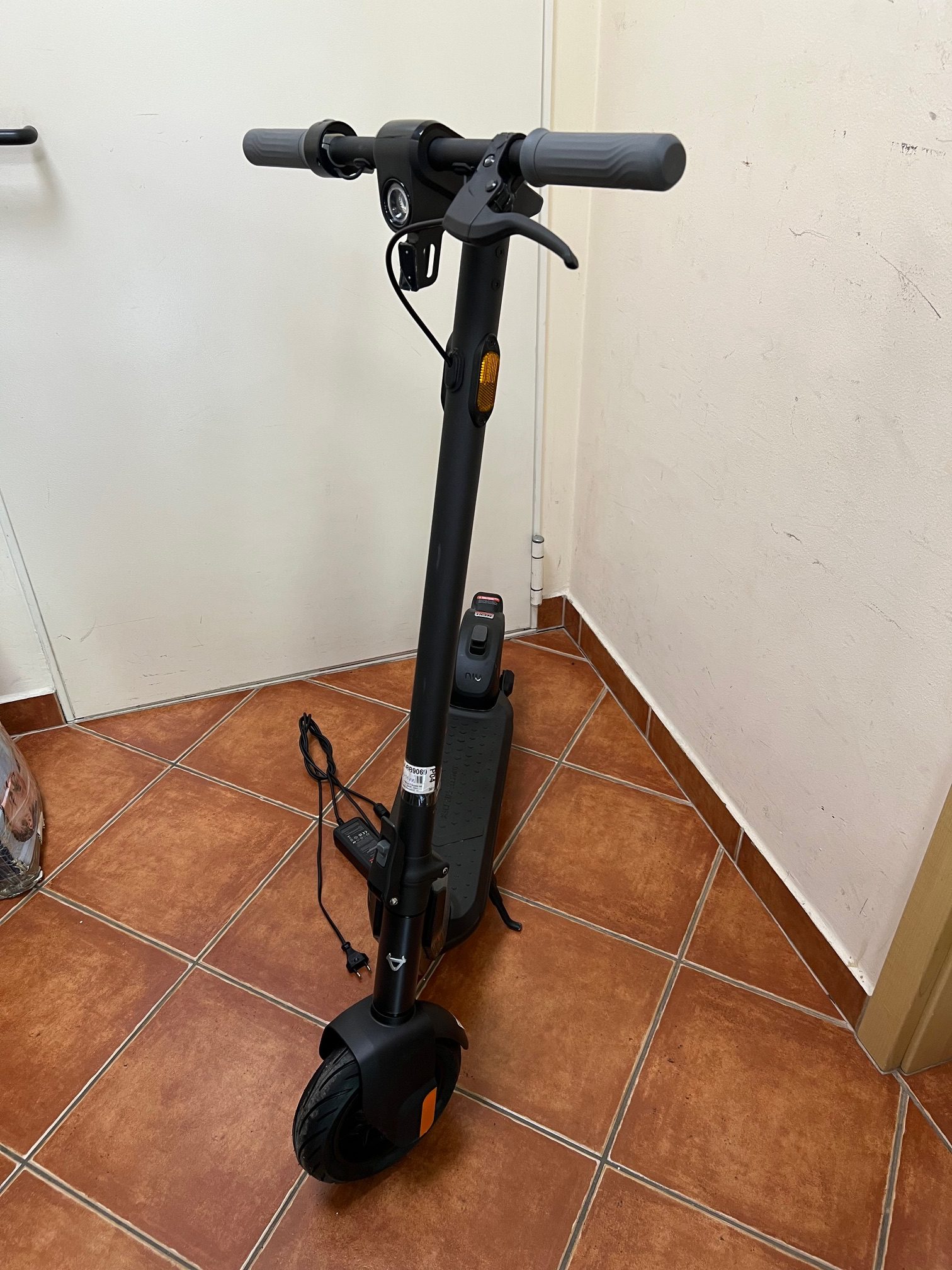 NIU KQI1 Pro 250W 48V elektromos roller! 1 km-t futott!, kiemelt kép