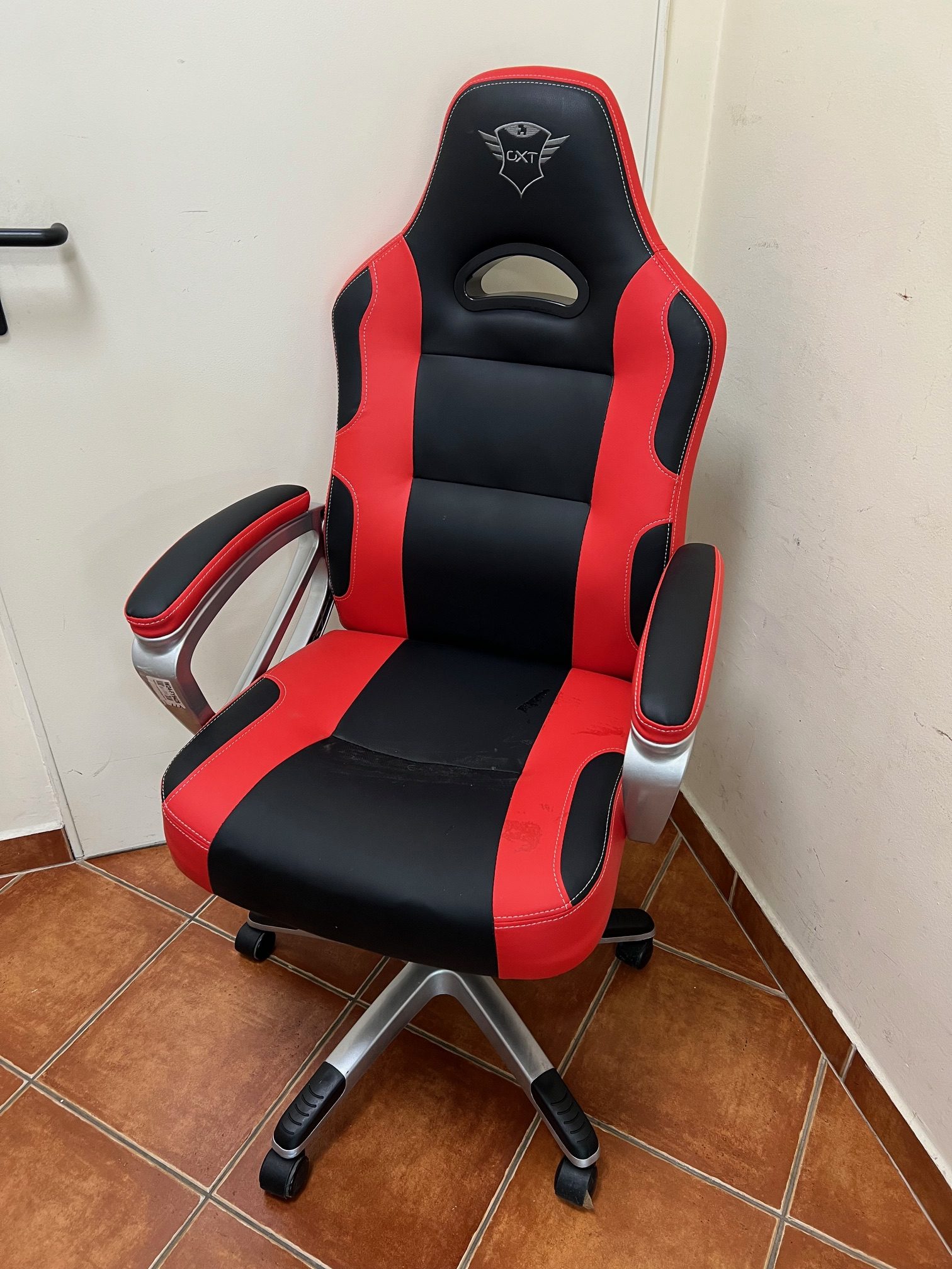 Gaming Szék Trust GXT 705 Ryon - piros, fekete, kiemelt kép
