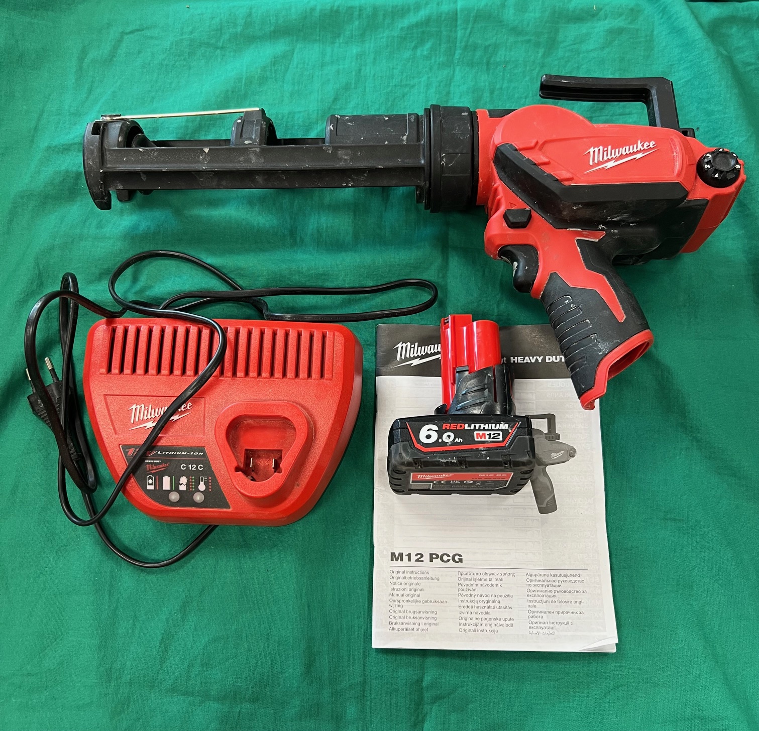 milwaukee  M12 PCG Akkus kinyomópisztoly, kiemelt kép