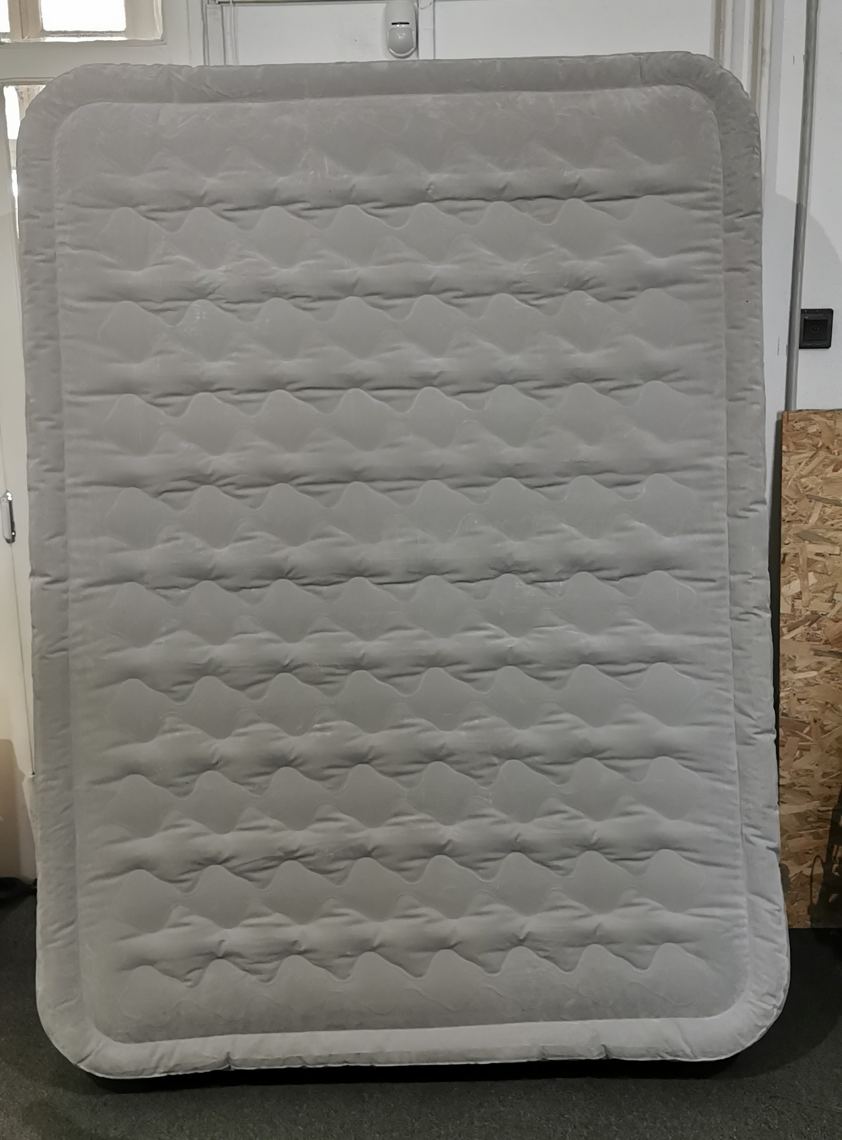 Intex Queen Supreme Air-Flow felfújható ágy 152 x 203 x 46 cm, kiemelt kép