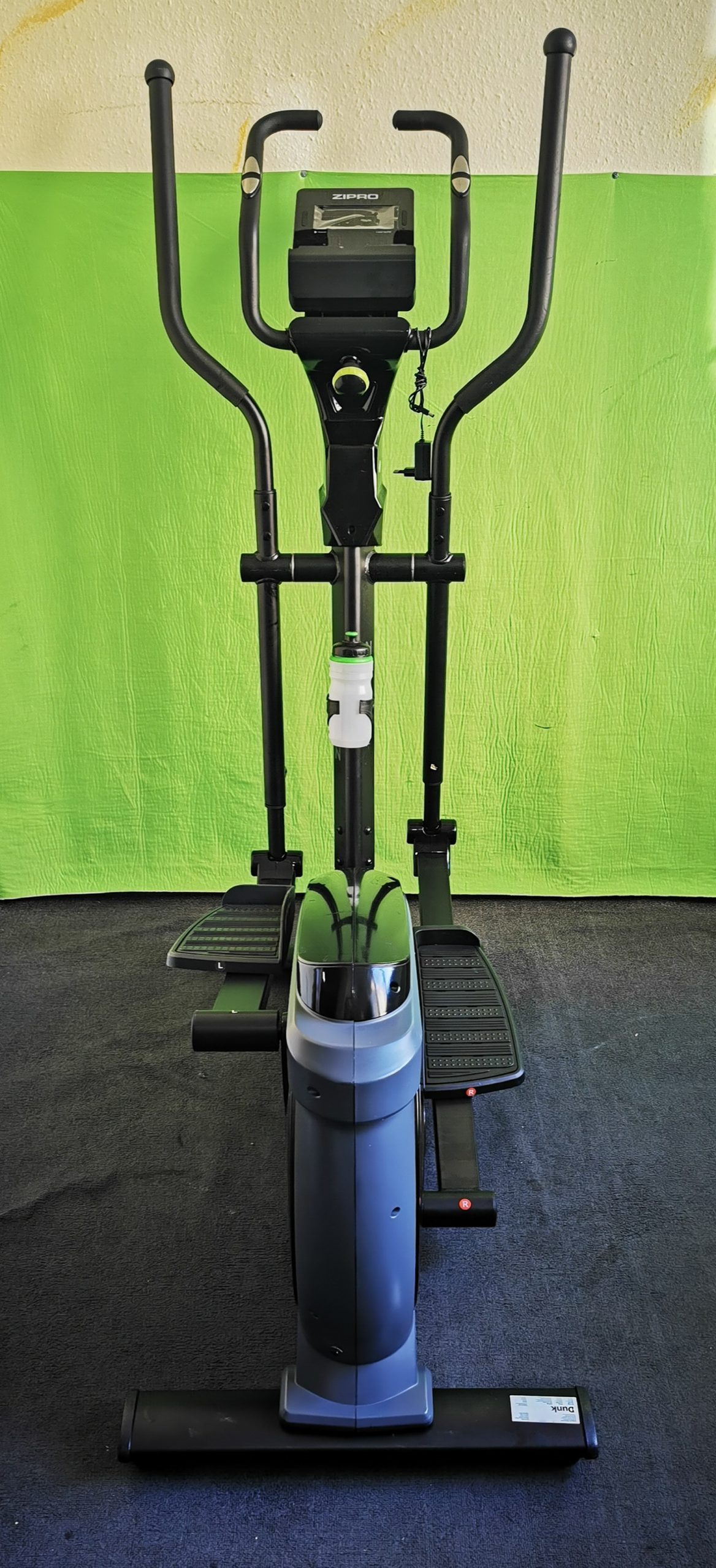 ÚJ elliptikus tréner 150kg-ig, szállítás kérhető (burkolat kicsit karcos), kiemelt kép