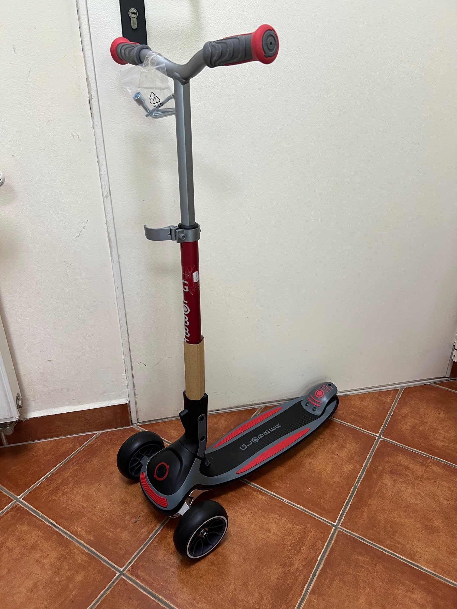 Globber 3 kerekű roller, kiemelt kép