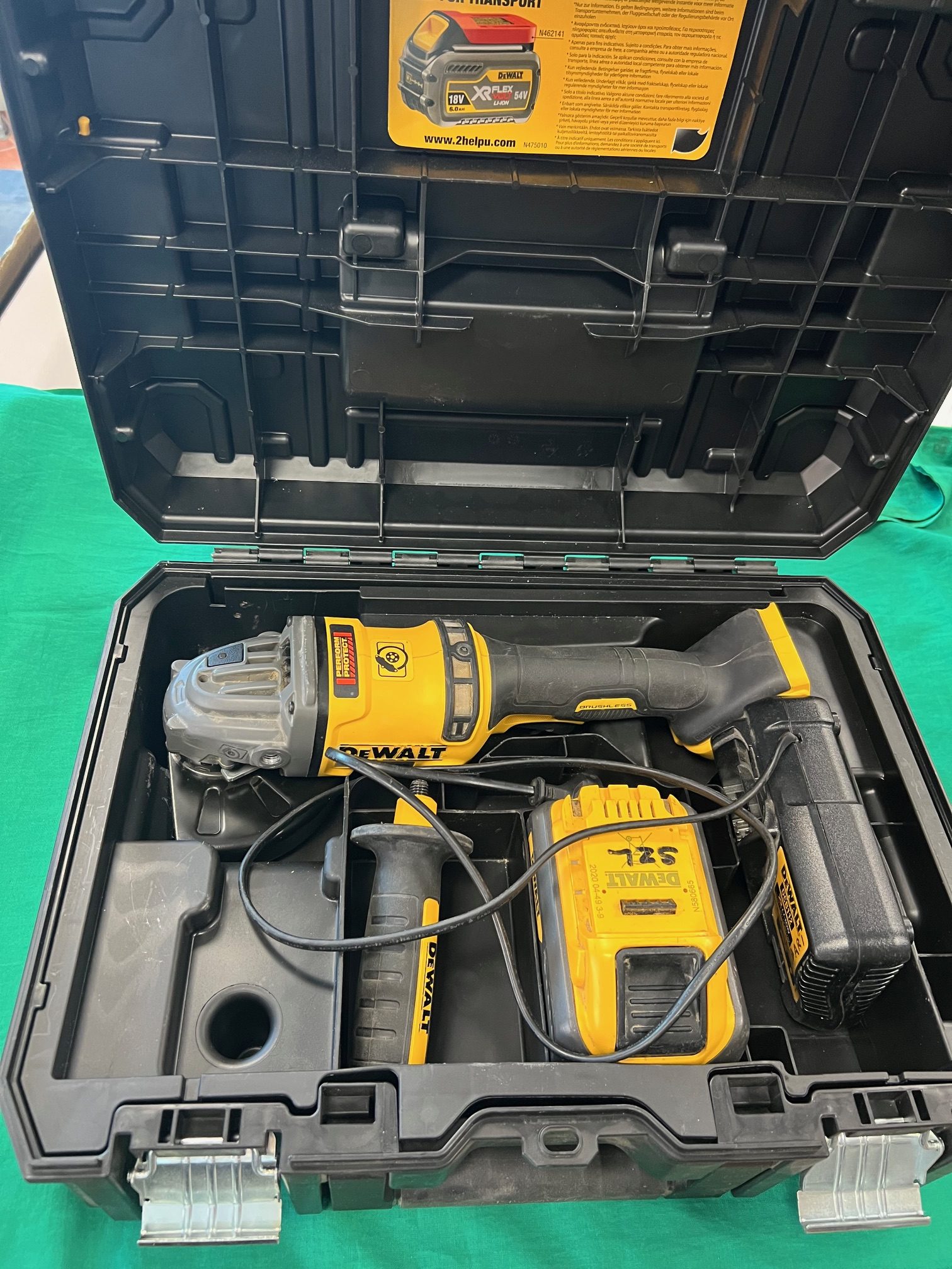 Dewalt DCG414 Sarokcsiszoló Akkumulátoros, kiemelt kép