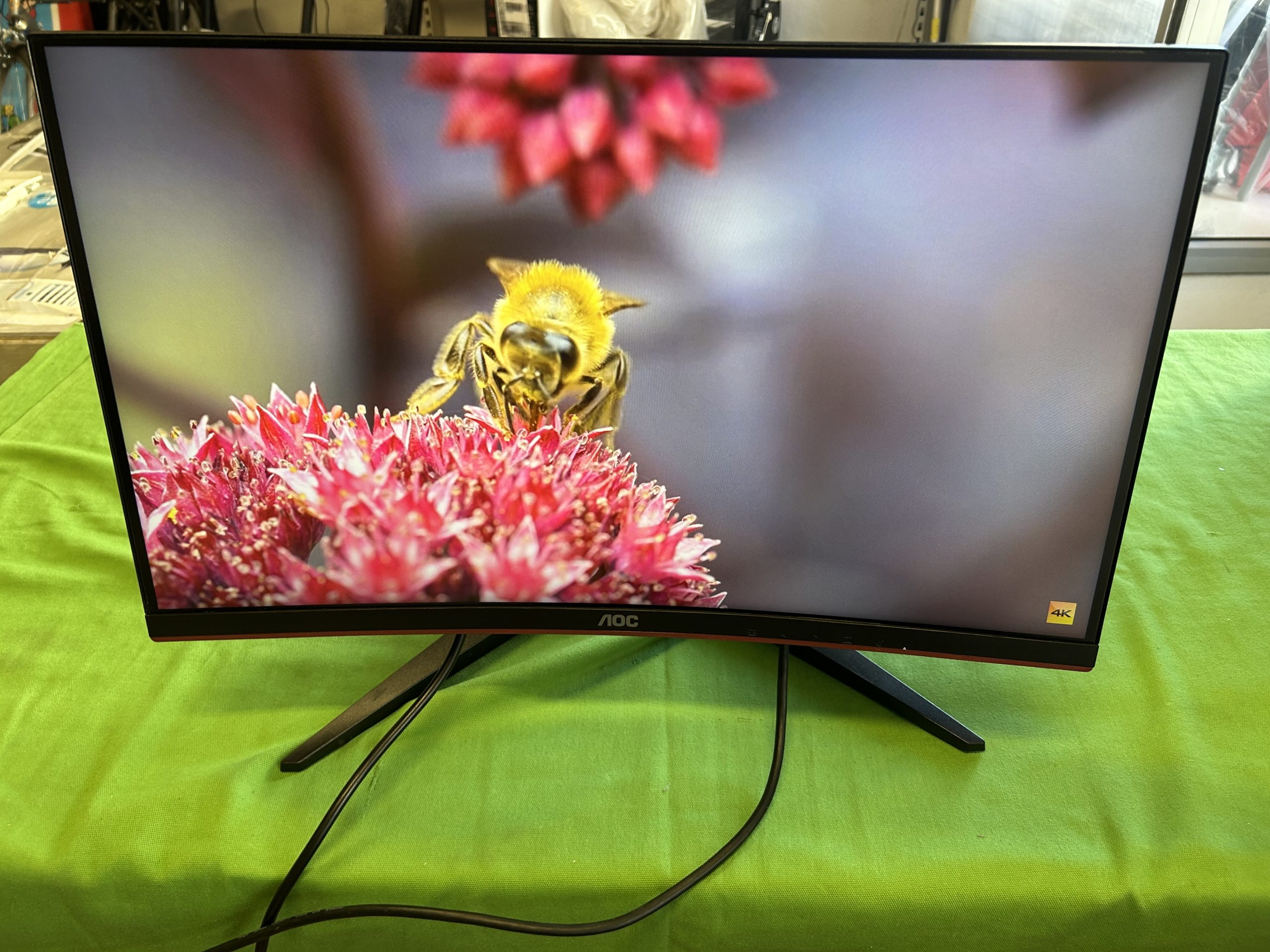 AOC Monitor 24" C24GE, kiemelt kép