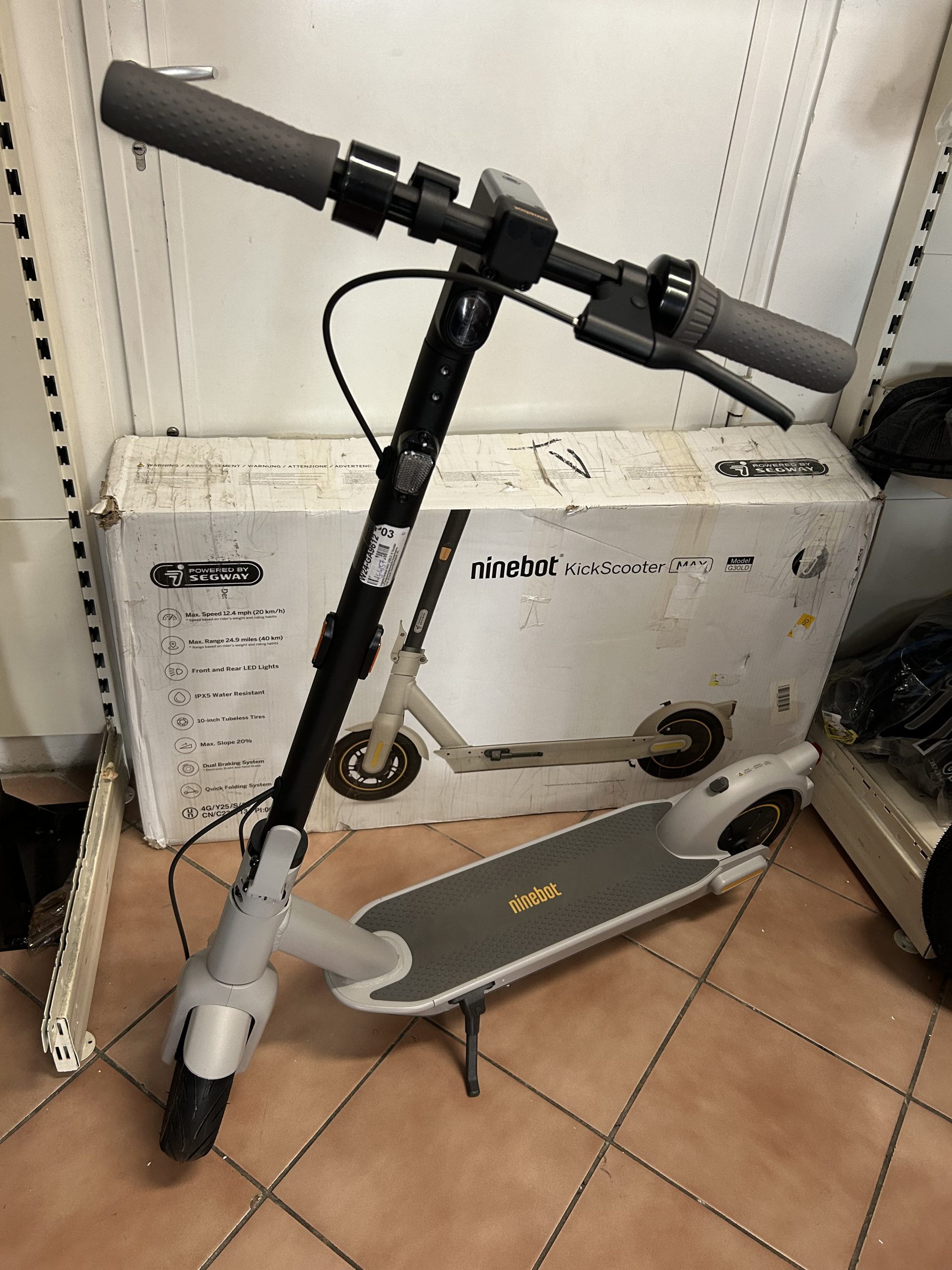 3 km! 32 km/h Ninebot MAX G30LD elektromos roller, kiemelt kép