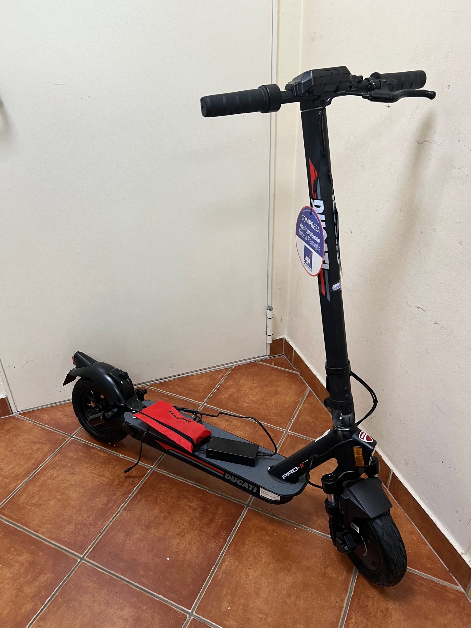 Új 0 km-t futott Ducati Pro-II Evo elektromos roller, kiemelt kép
