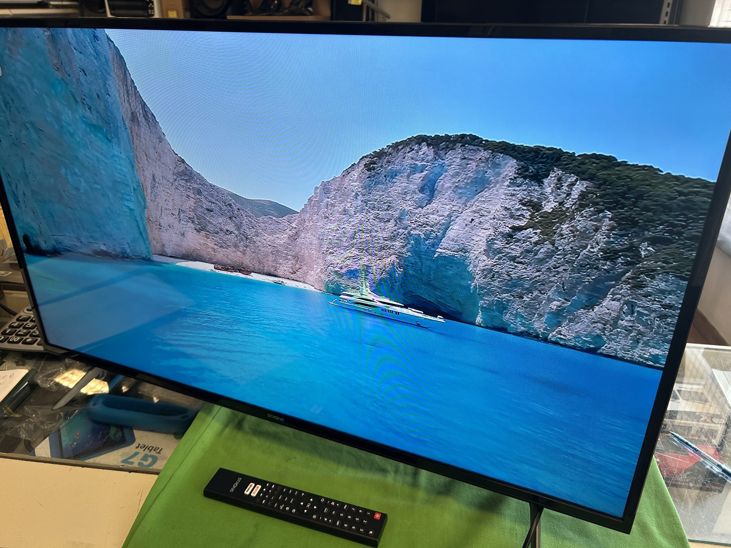 Strong 42" FULL HD SMart okos TV 106 cm srt 42fc5433, kiemelt kép