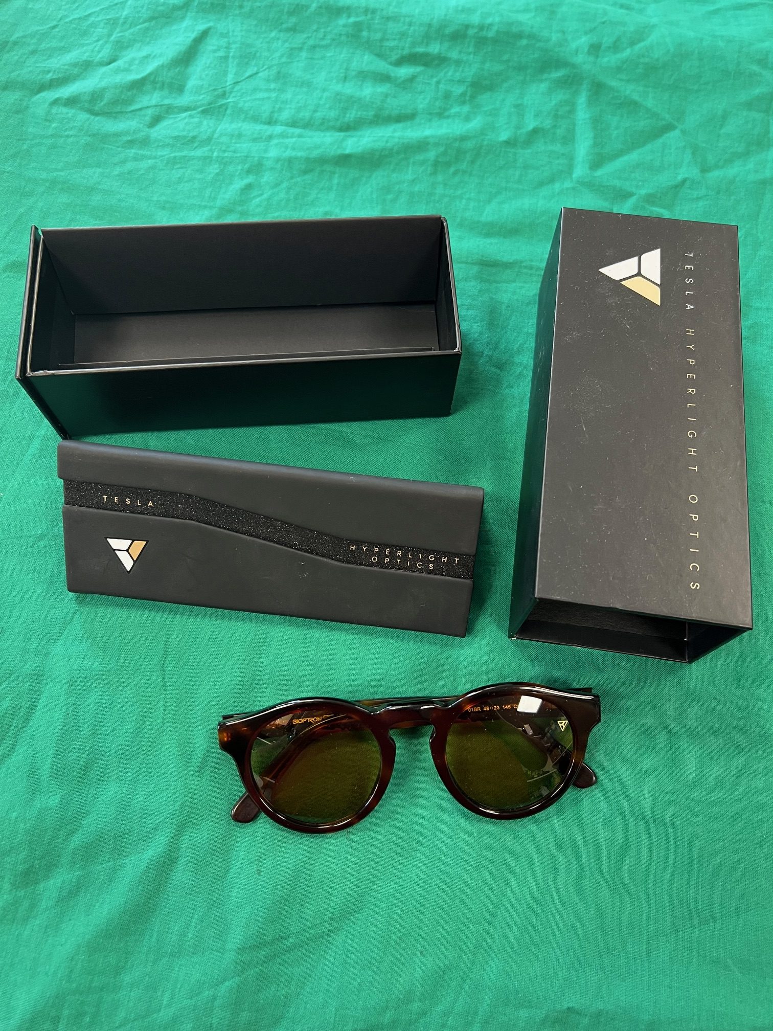 Napszemüveg, Tesla hiperpolarizációs Eyewear, kiemelt kép