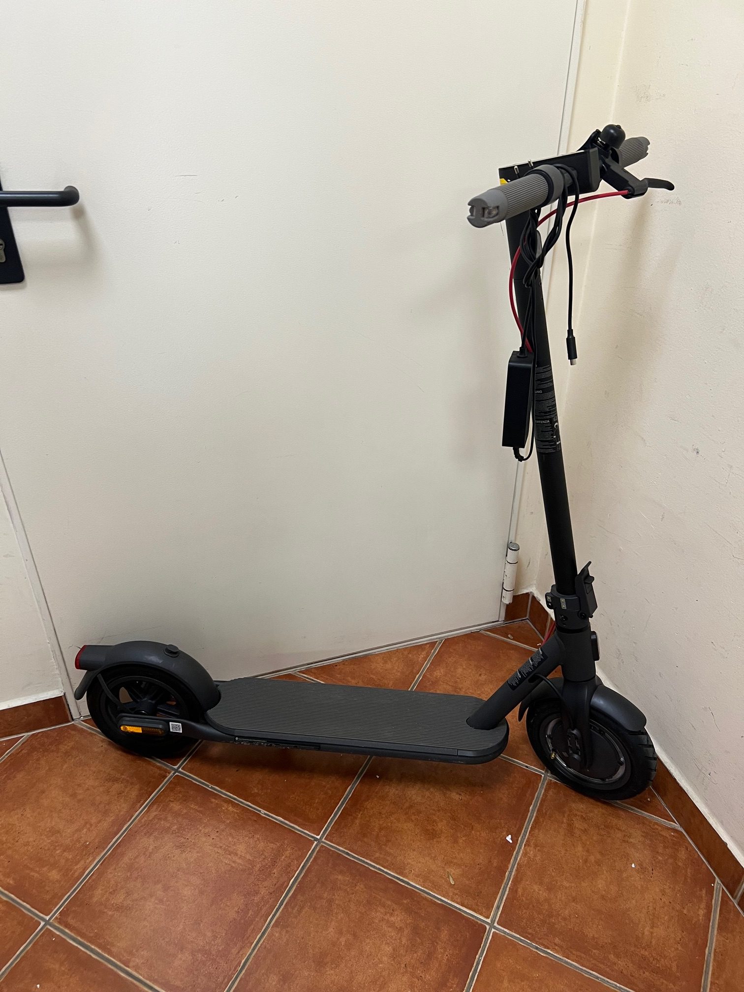 18km-t futott! Xiaomi Mi Electric Scooter 4 (BHR7128EU), kiemelt kép