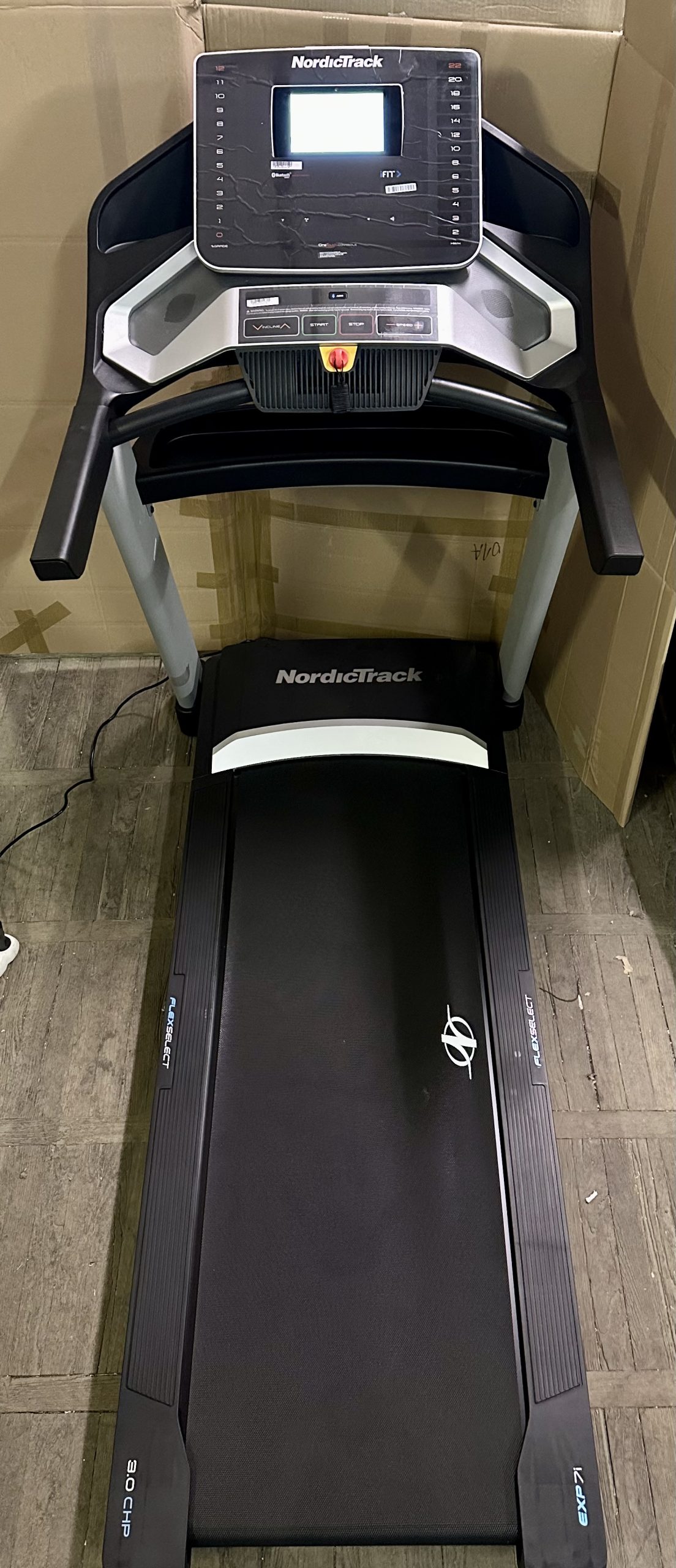 ÚJ 22km/h 12%, NordicTrack EXP7i futópad, kiemelt kép