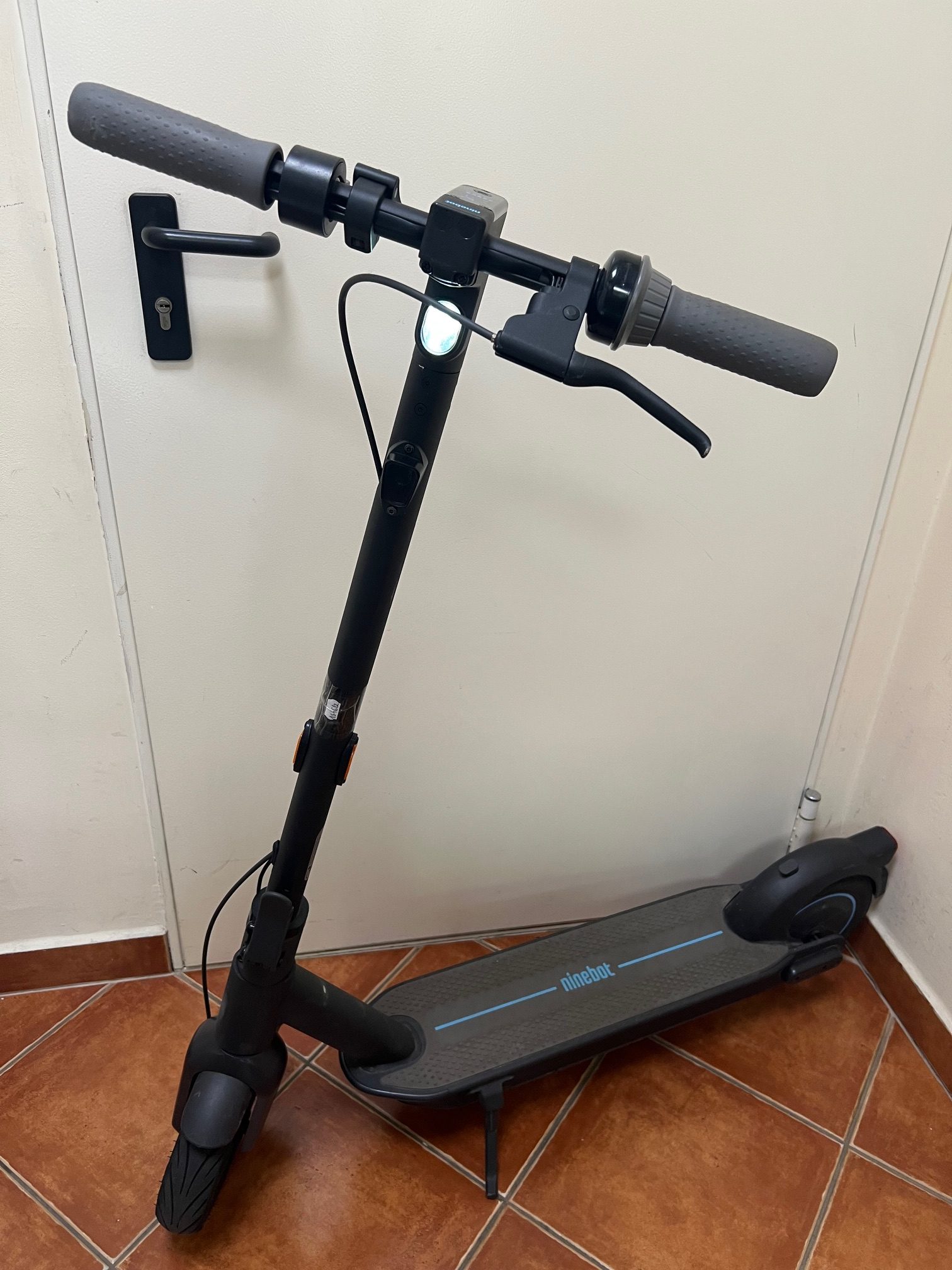Ninebot MAX G30D II 350W elektromos roller, kiemelt kép