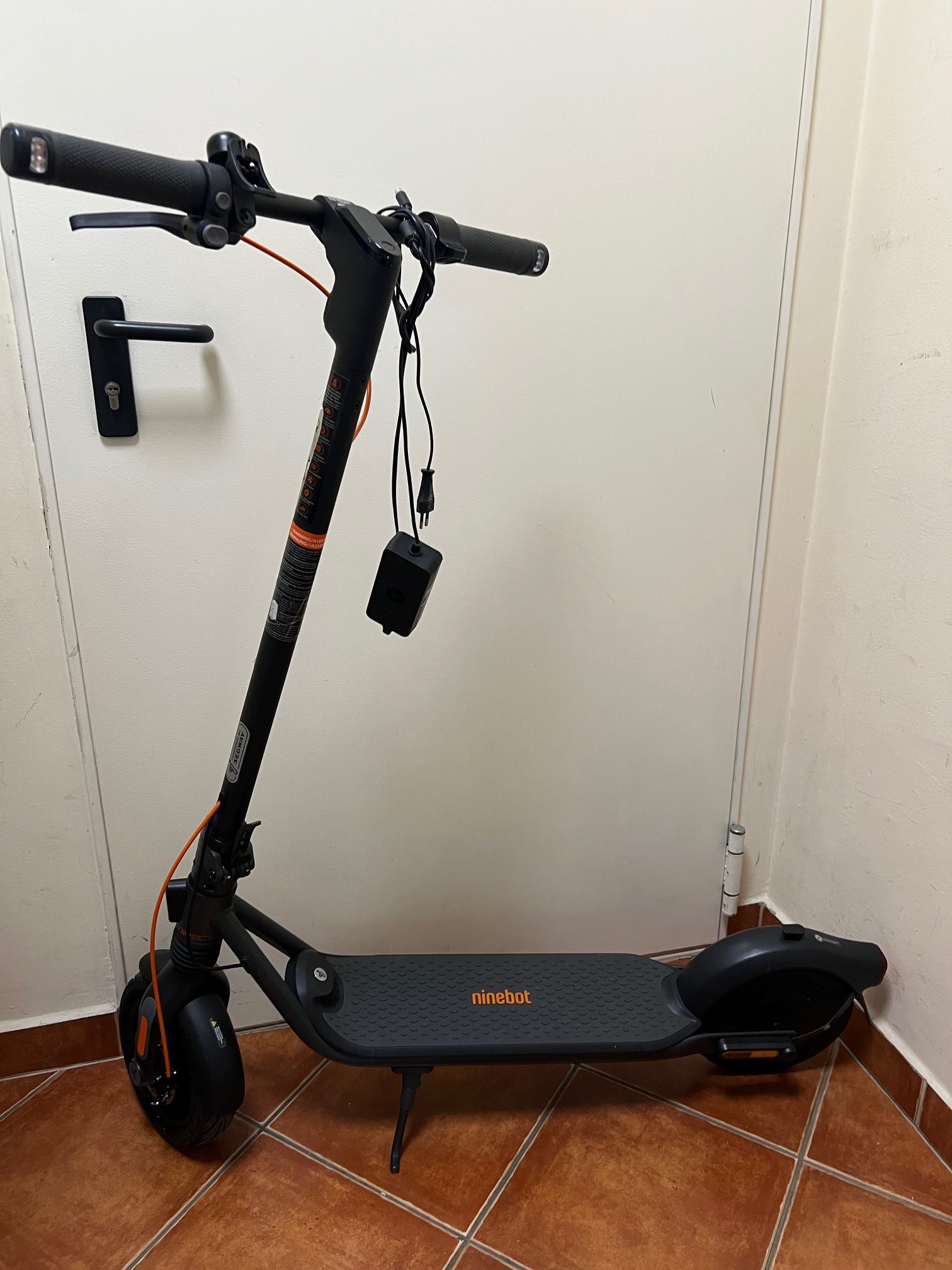 Új 0.Km Ninebot F2 elektromos roller indexes, kiemelt kép