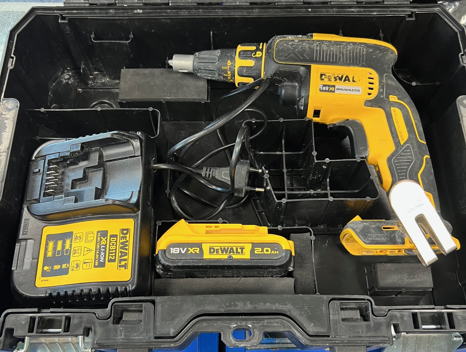 DEWALT Akkumulátoros csavarbehajtó, DCF620P2K-QW, kiemelt kép
