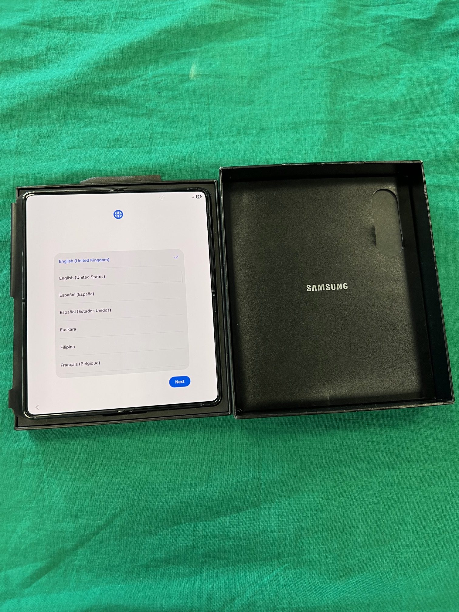 Samsung Z Fold 5.  12/512GB Mobiltelefon, kiemelt kép