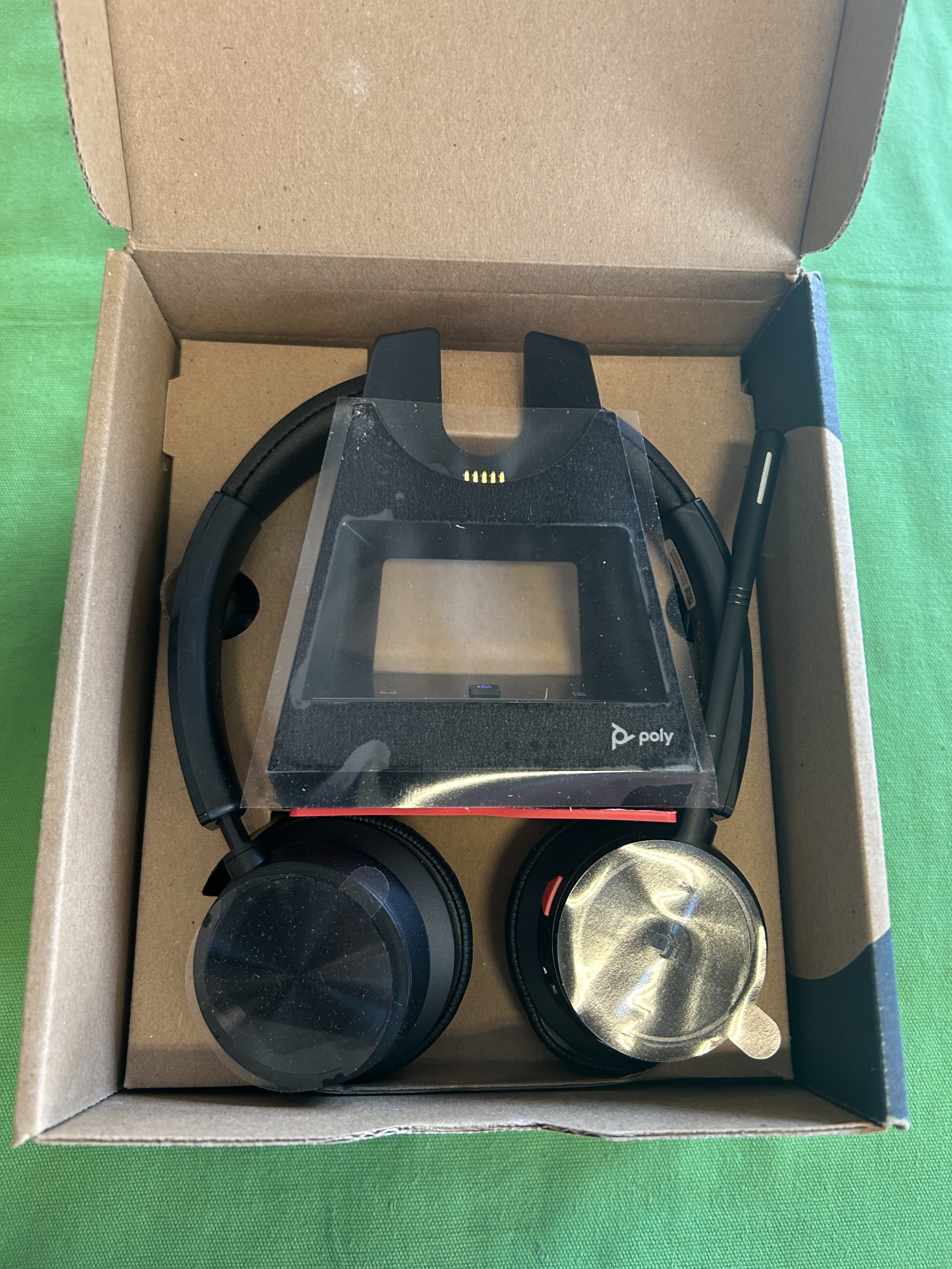 ÚJ HP Poly Savi 7320 Office Stereo wireless headset töltőállomással, kiemelt kép