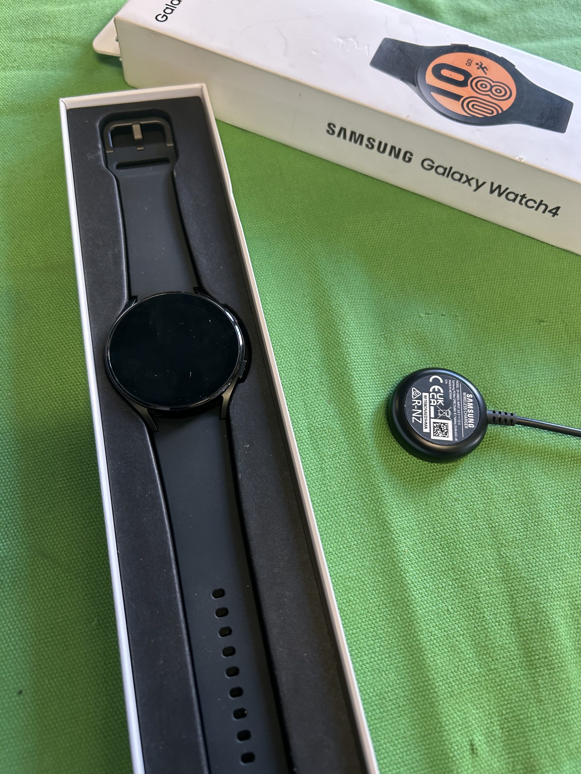 Samsung Galaxy Watch 4 44mm LTE, kiemelt kép