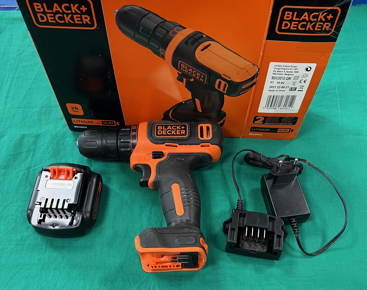 Black & Decker Akkumulátoros fúró-csavarozó BDCDD12-QW, kiemelt kép