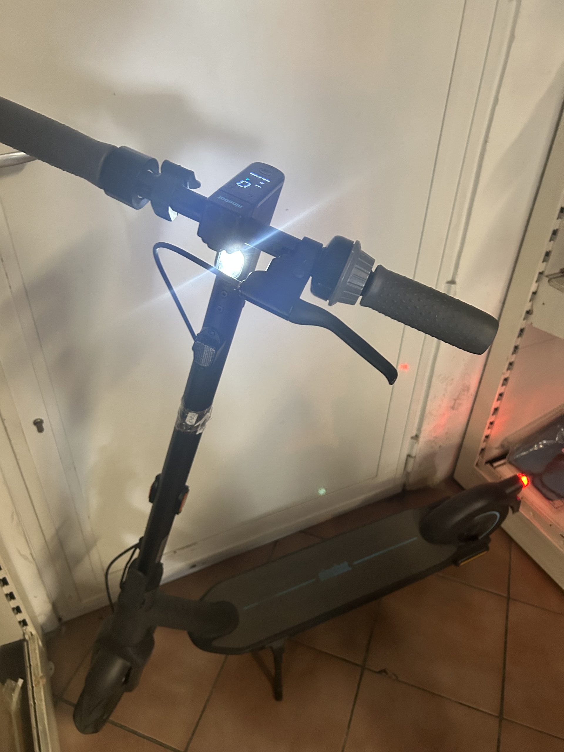 Ninebot Max G30D II elektromos roller 1500 km, kiemelt kép
