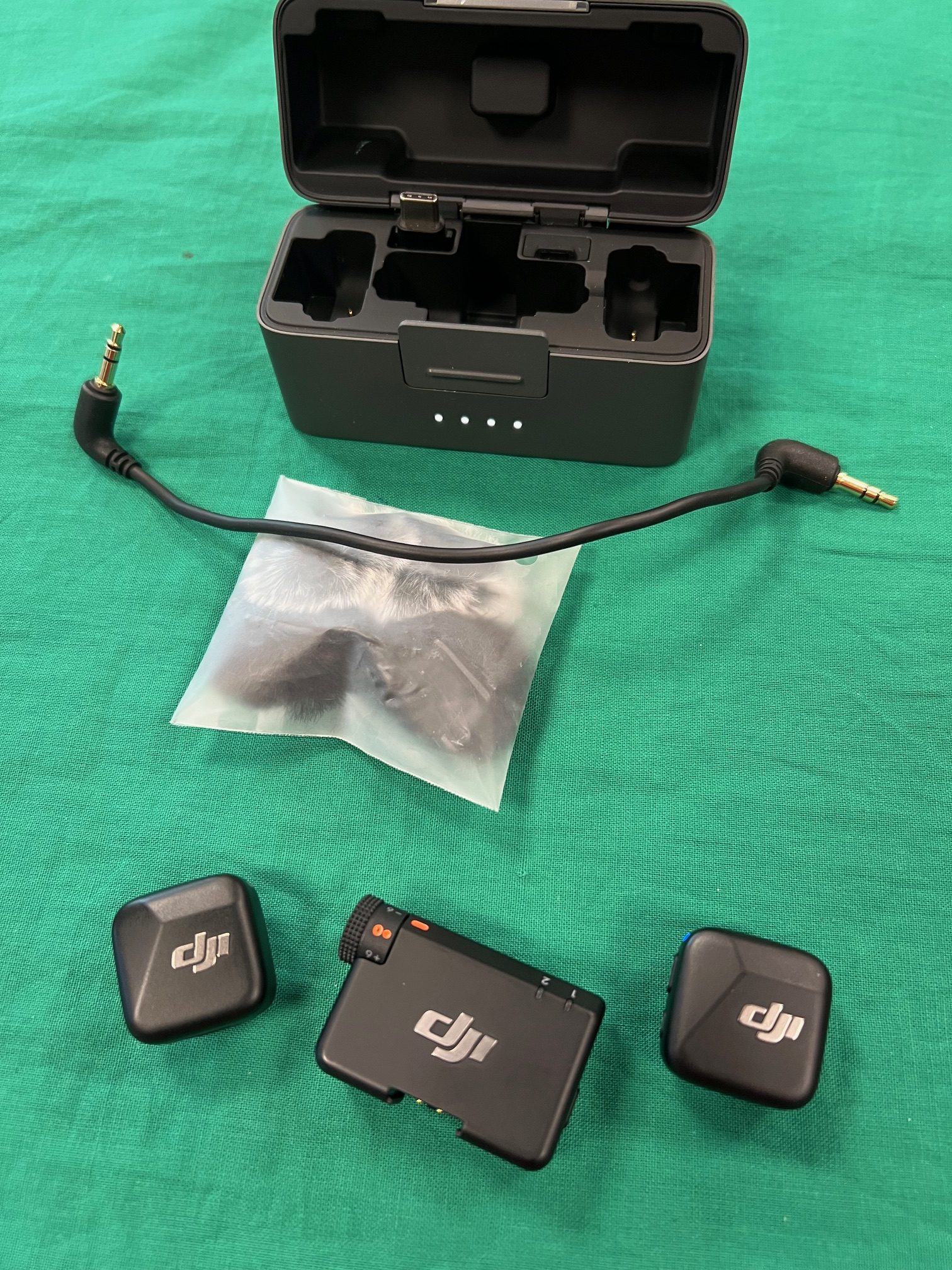 DJI Mic Mini (2 TX + 1 RX + Töltő tok), kiemelt kép