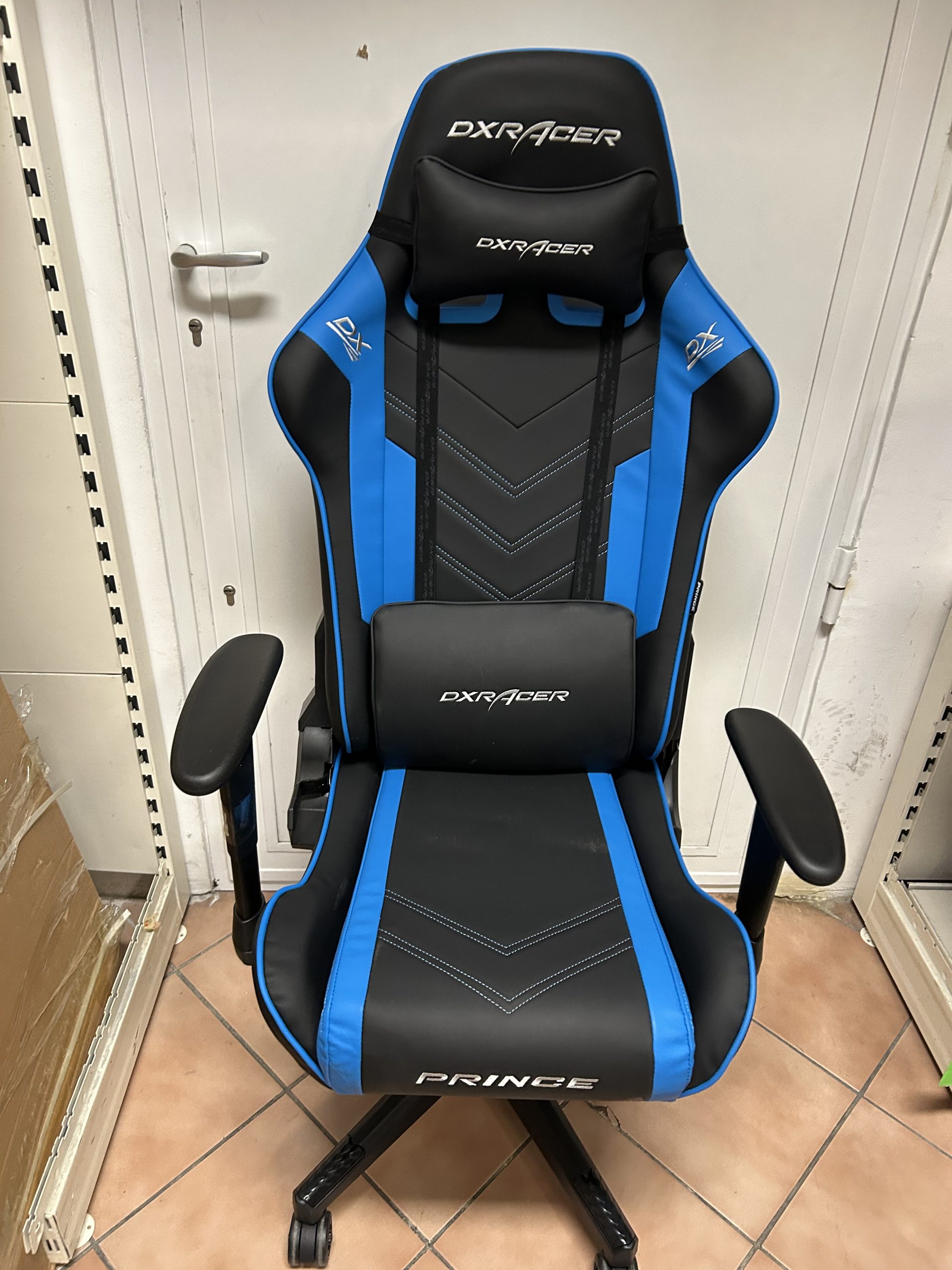 DXRACER Prince L gamer szék, kiemelt kép
