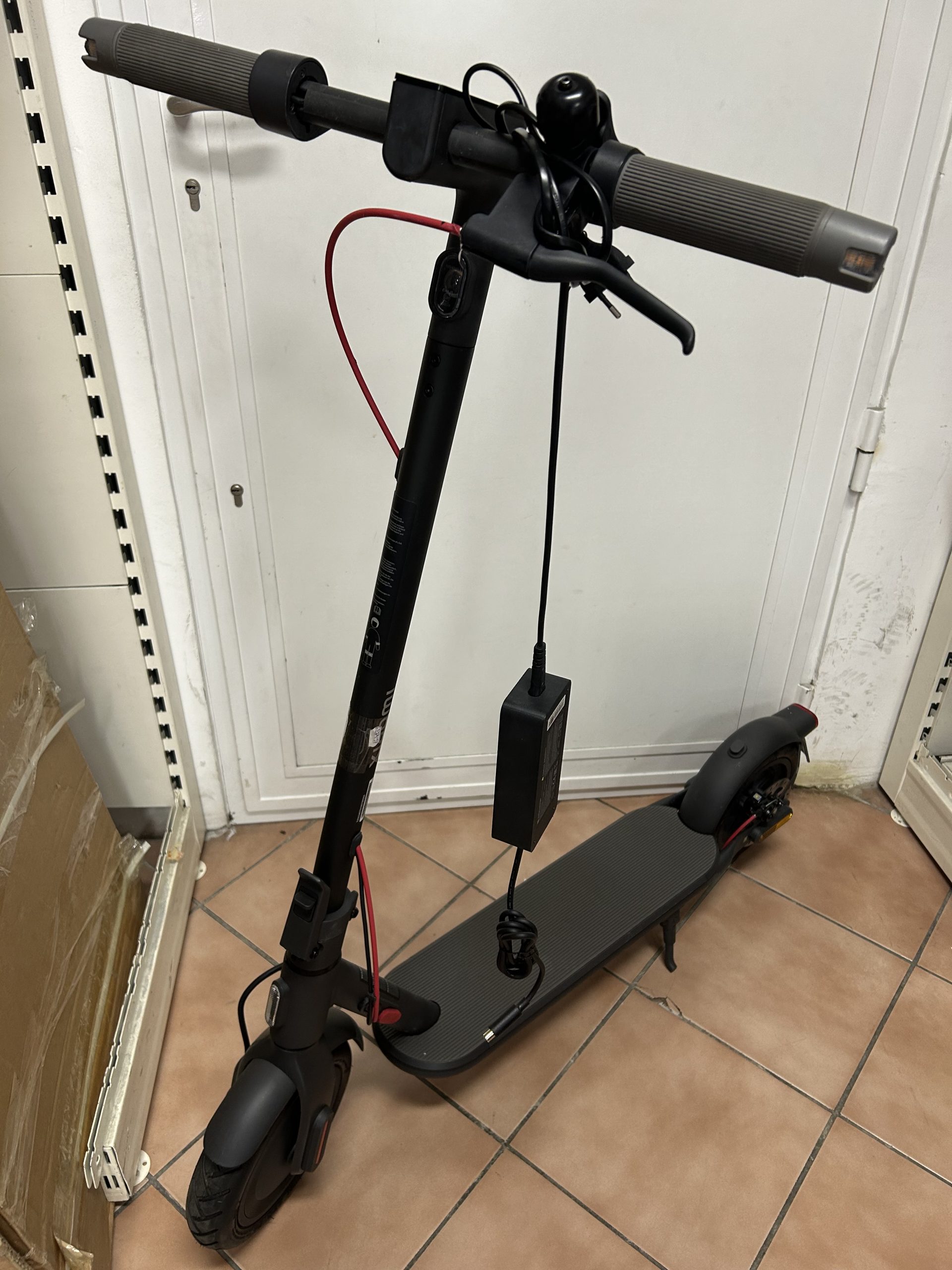 Xiaomi Mi Electric Scooter 4, kiemelt kép