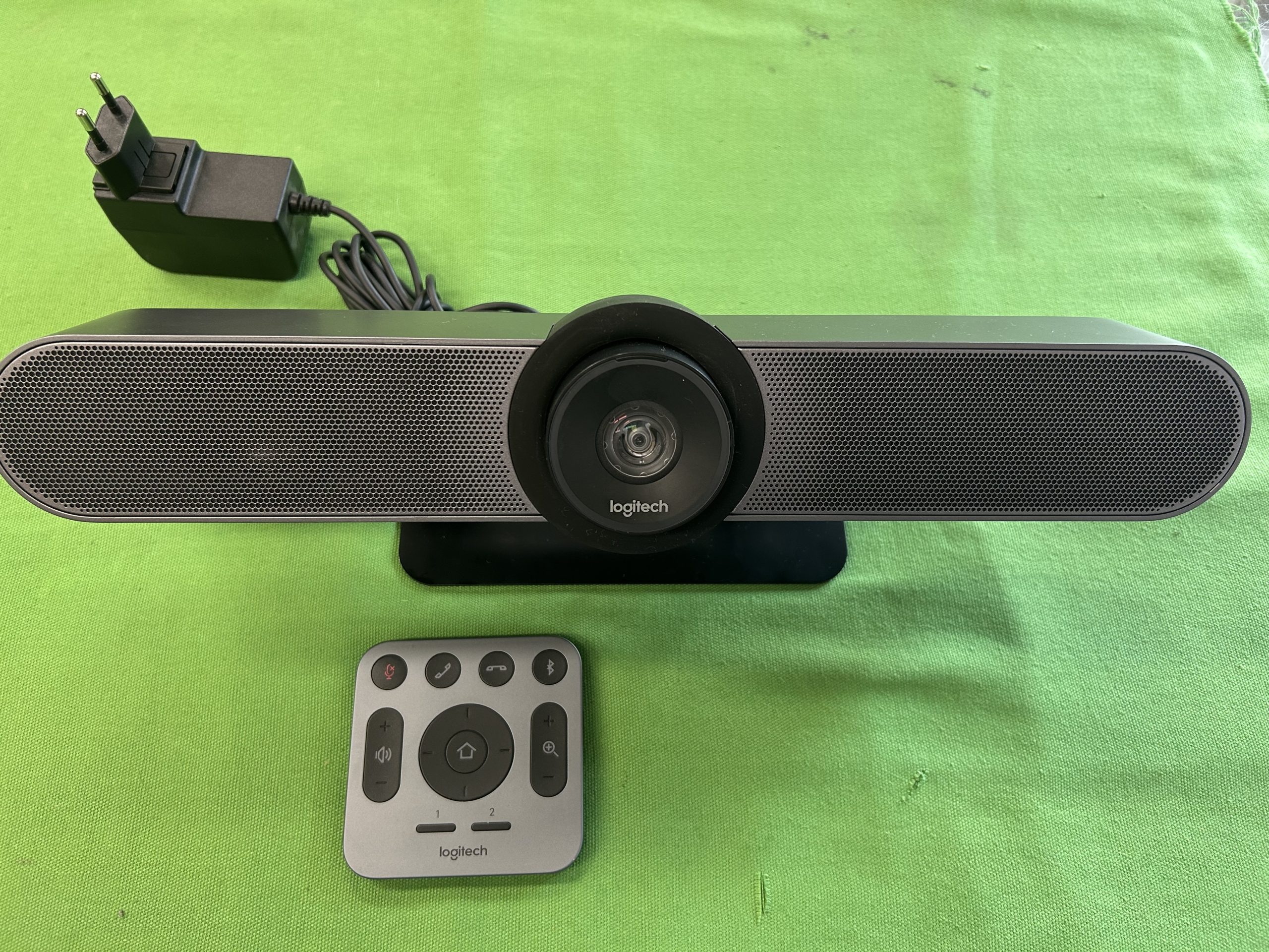 Logitech Webkamera  MeetUp  120°-os látótér, mikrofon, 4K Ultra HD, kiemelt kép